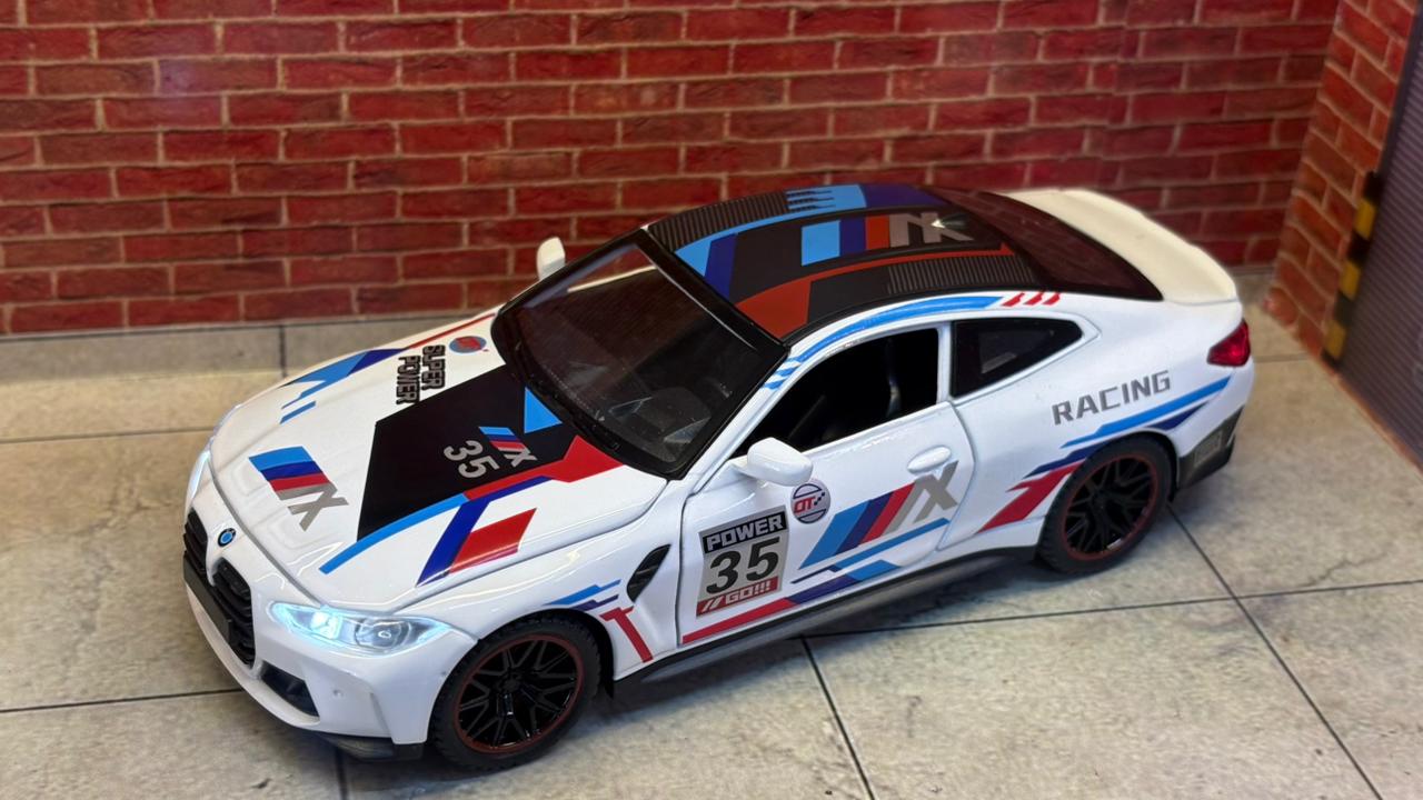 BMW M4 TRACK EDITION 1:32 SCALE