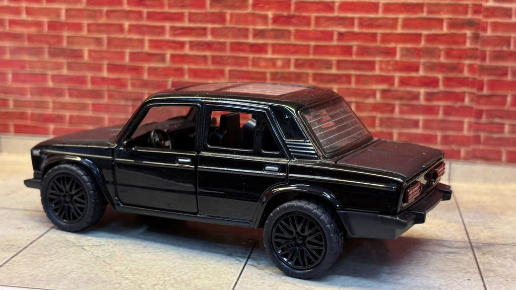 Lada VAZ-2107 1:36 Scale