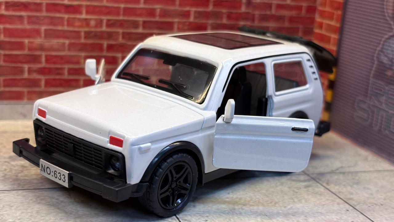 Lada Niva (VAZ-2121) 1:36 Scale