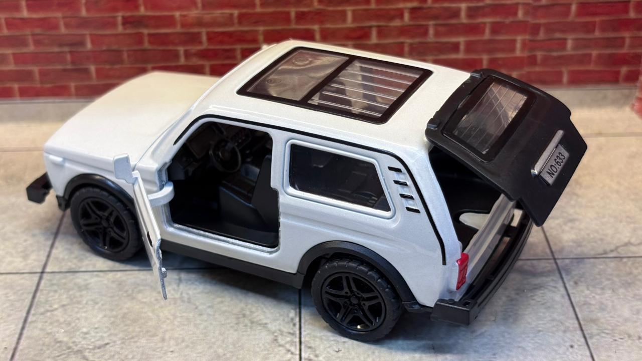 Lada Niva (VAZ-2121) 1:36 Scale