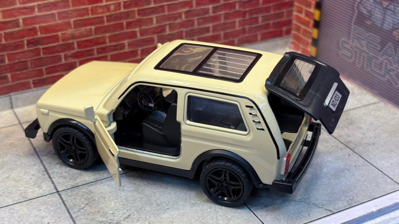 Lada Niva (VAZ-2121) 1:36 Scale