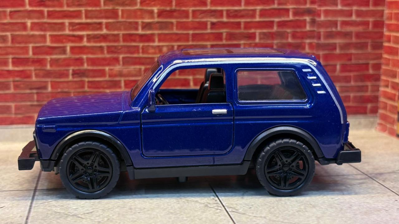 Lada Niva (VAZ-2121) 1:36 Scale