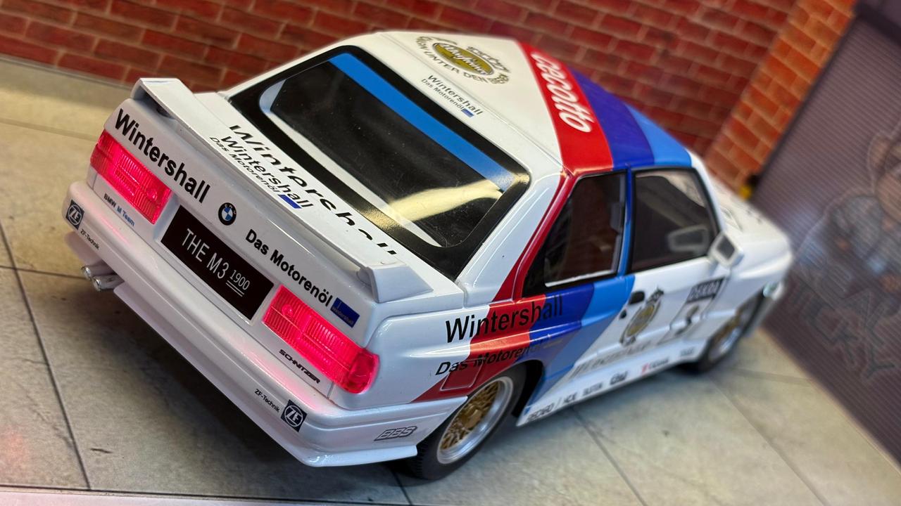 1:24 BMW E30 M3 DTM – Warsteiner Edition (Opening Bonnet & Doors)