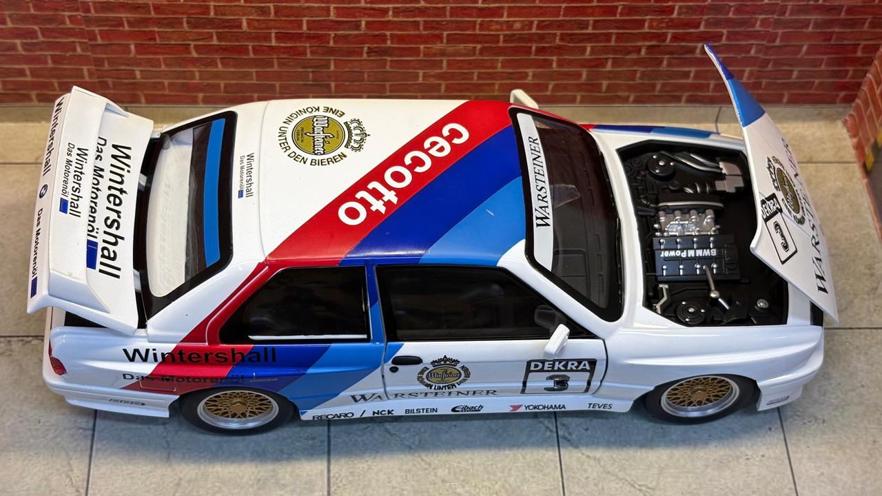 1:24 BMW E30 M3 DTM – Warsteiner Edition (Opening Bonnet & Doors)