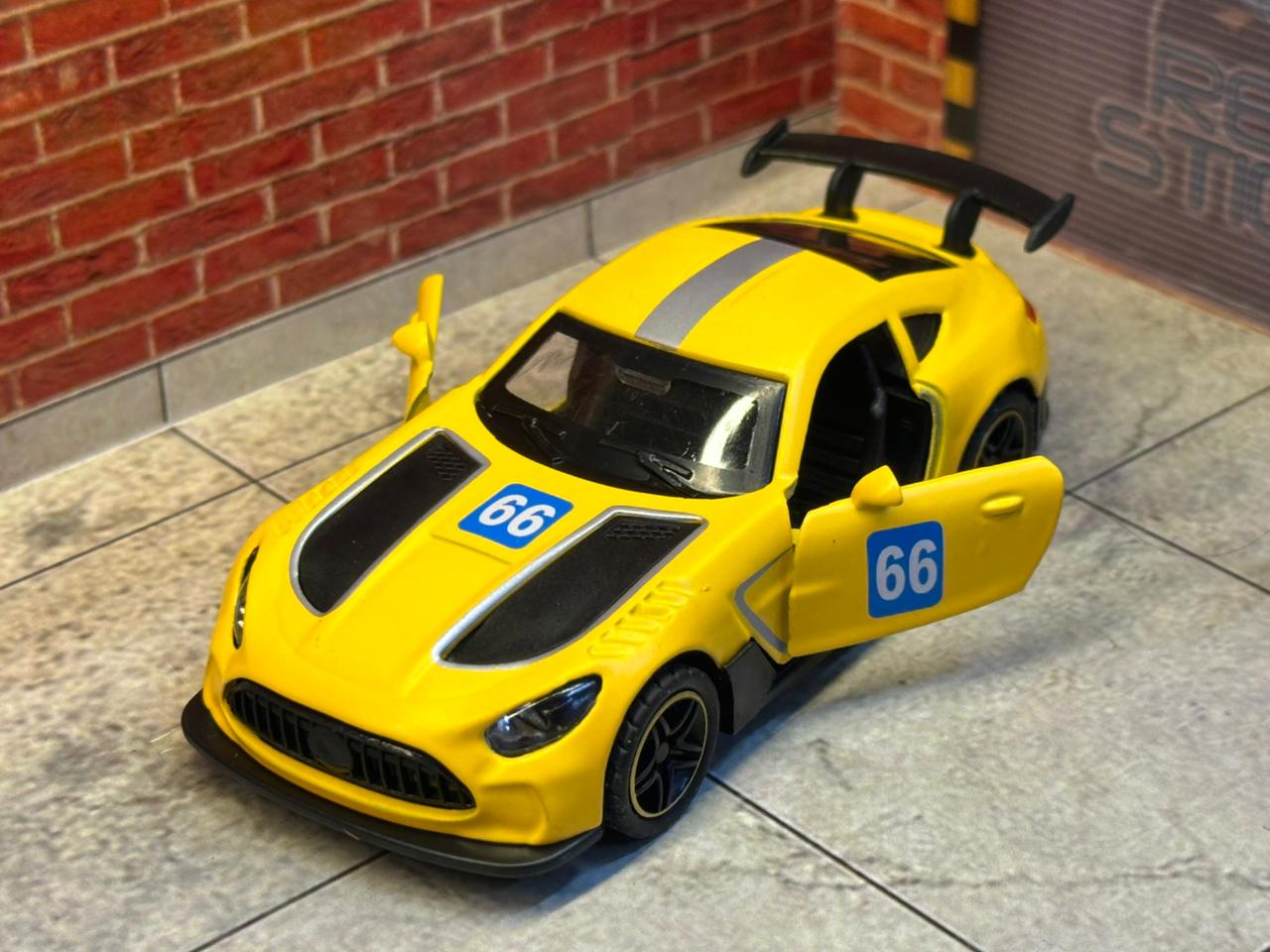 Mercedes-Benz AMG 1:43 SCALE Rally Edition.