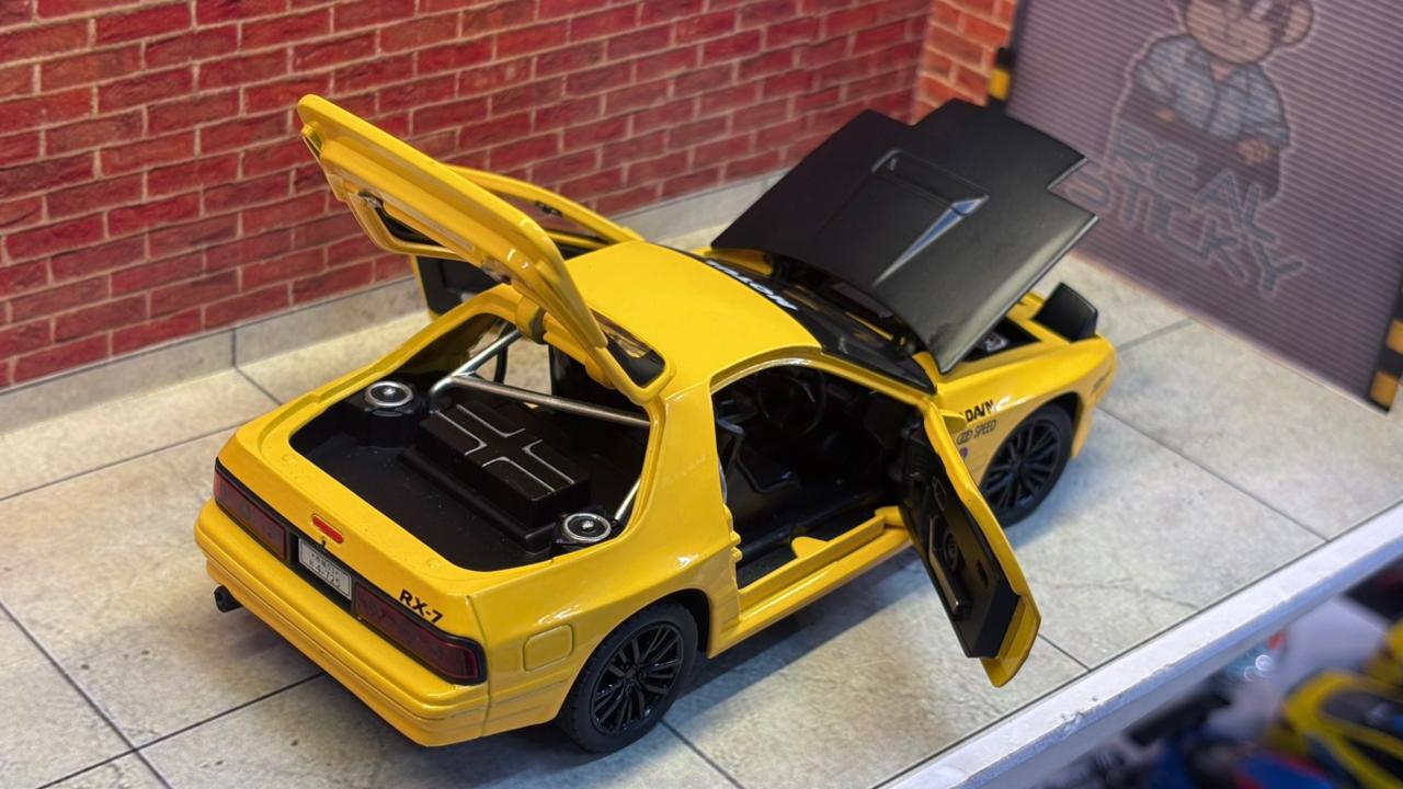 Mazda RX-7 (FC3S) 1:32 Scale