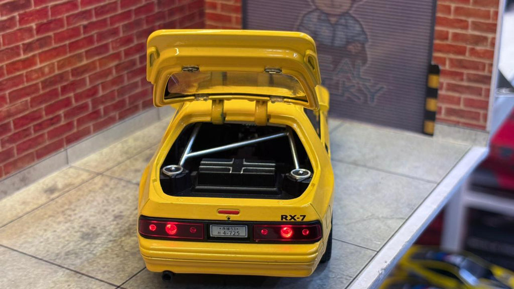 Mazda RX-7 (FC3S) 1:32 Scale