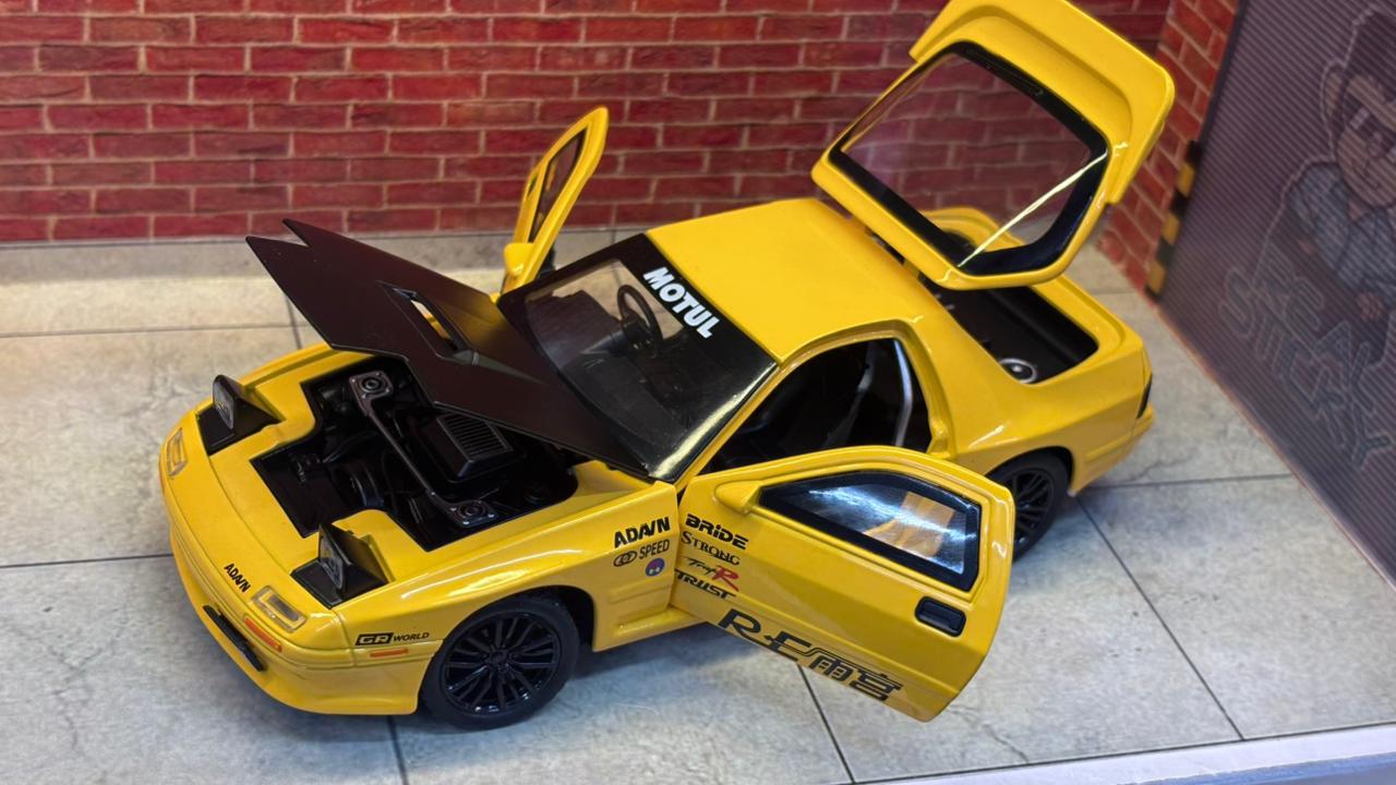 Mazda RX-7 (FC3S) 1:32 Scale