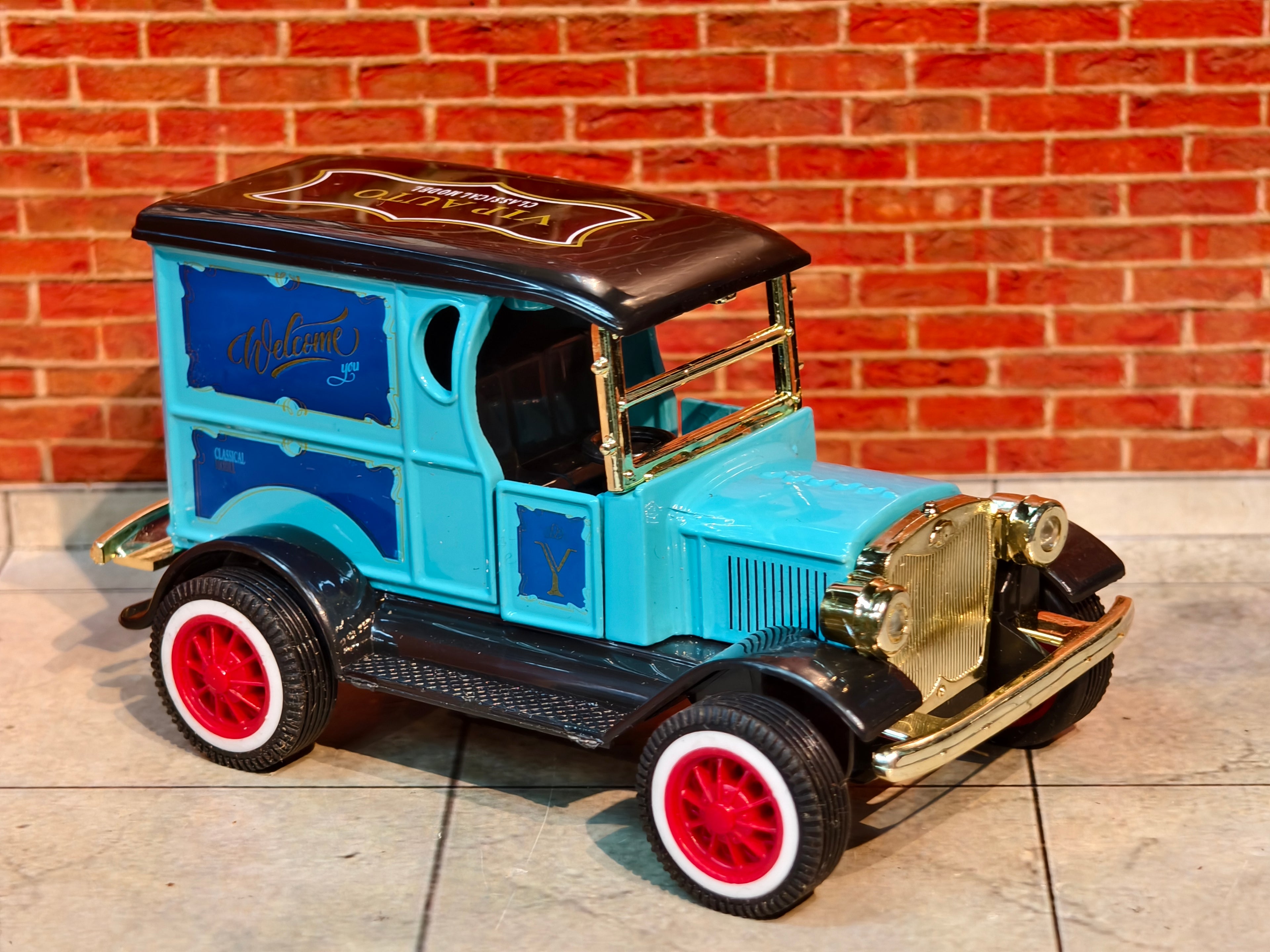 Vintage Ford Model T Delivery Van Diecast 1:36 Scale Model Car – Classic Retro Collectible