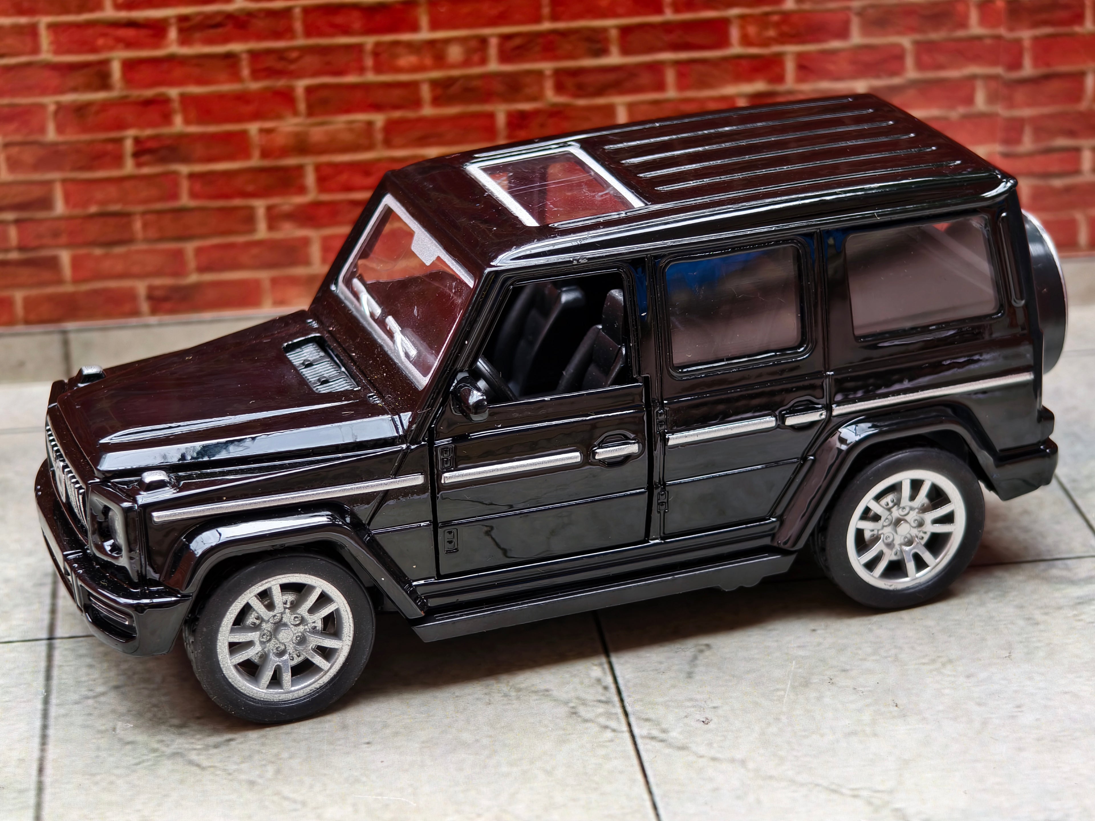 Mercedes G-Wagon 1:36 Scale Premium Detailing