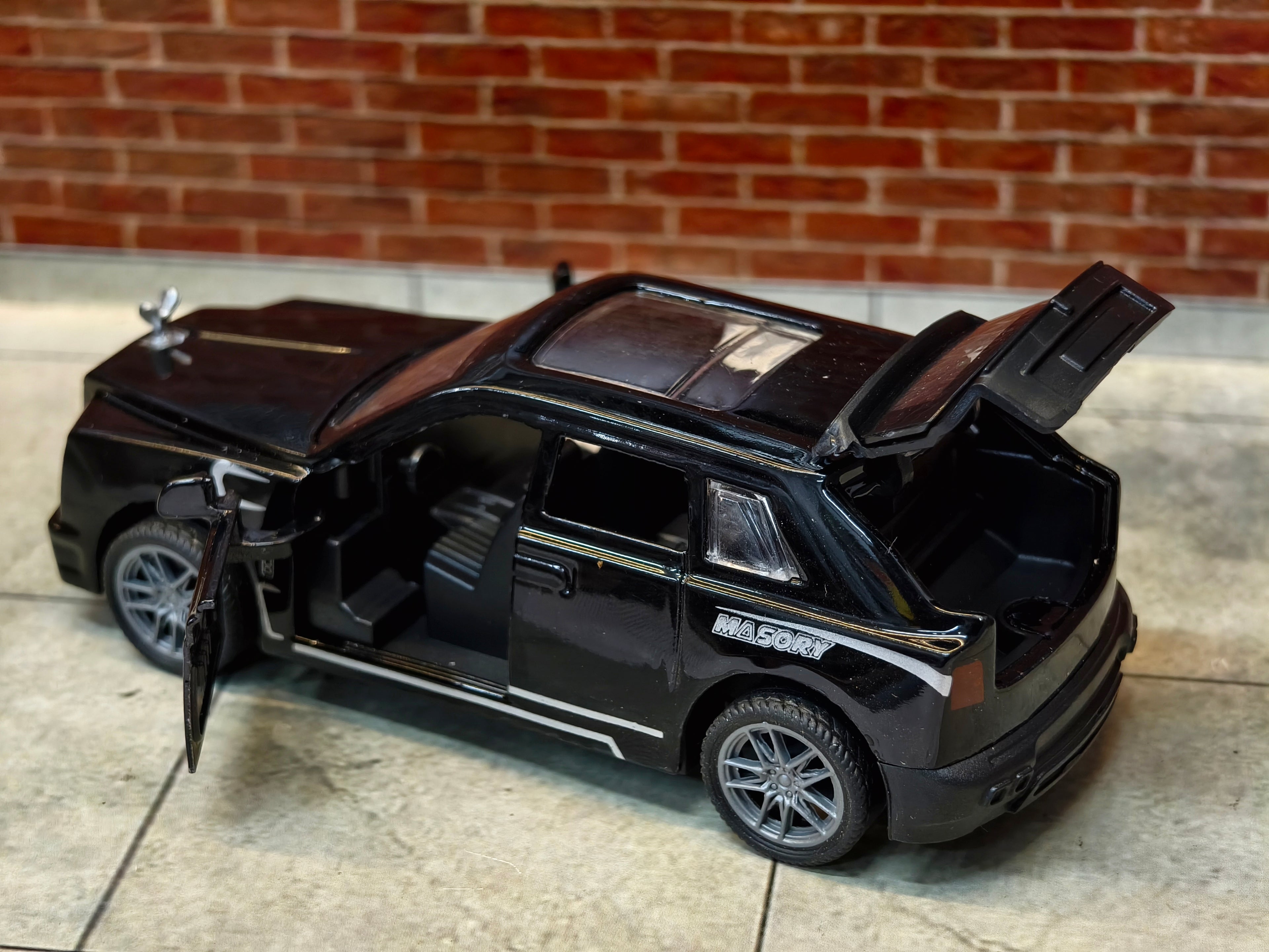 Rolls-Royce Cullinan 1:36 Scale