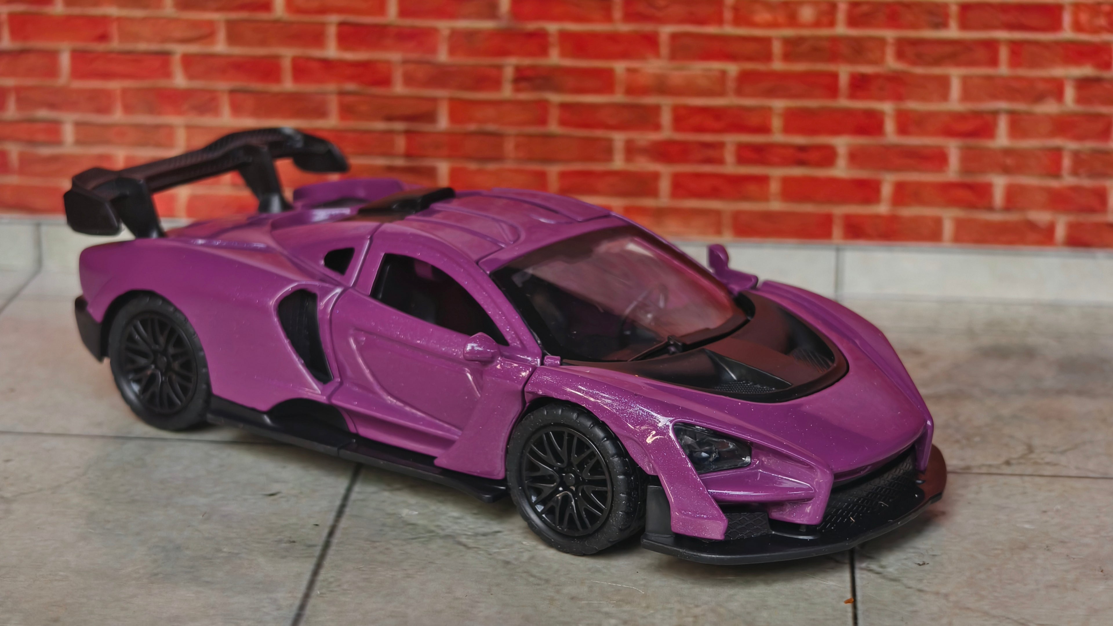 McLaren Senna 1:36 Scale