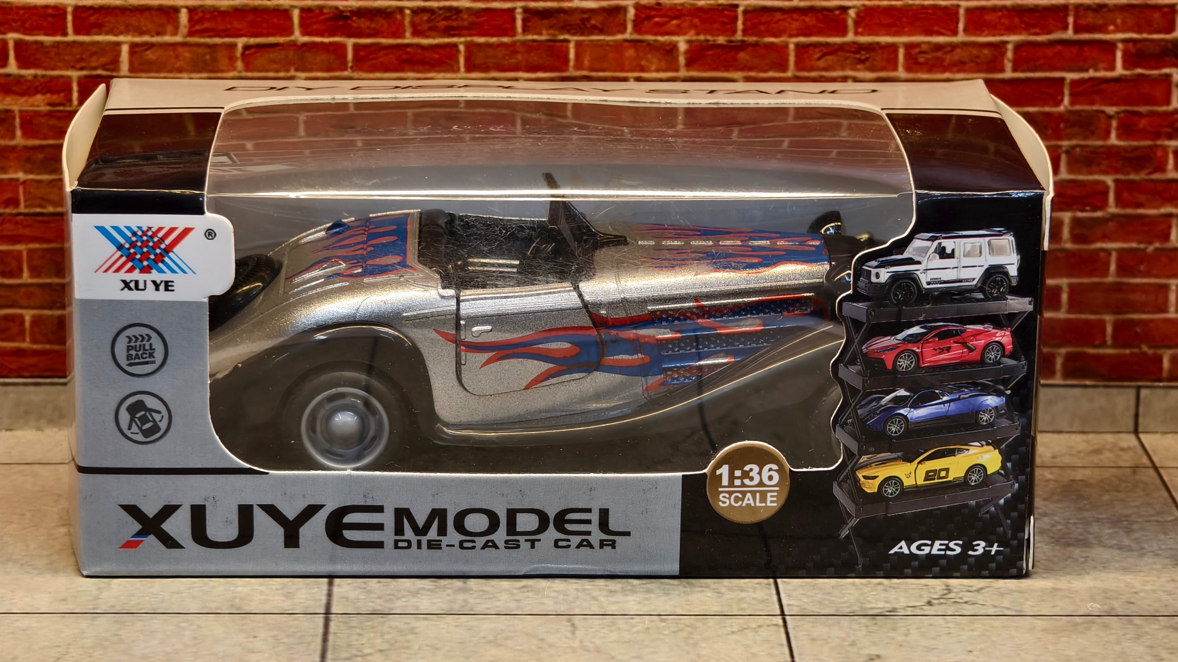 Vintage 1930s-style Roadster Mercedes-Benz 500K 1:36 Scale with Foldable Stand Box piece