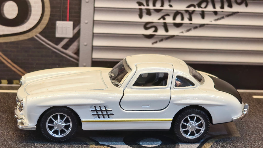 Mercedes Gullwing SL 300 1:36 Scale