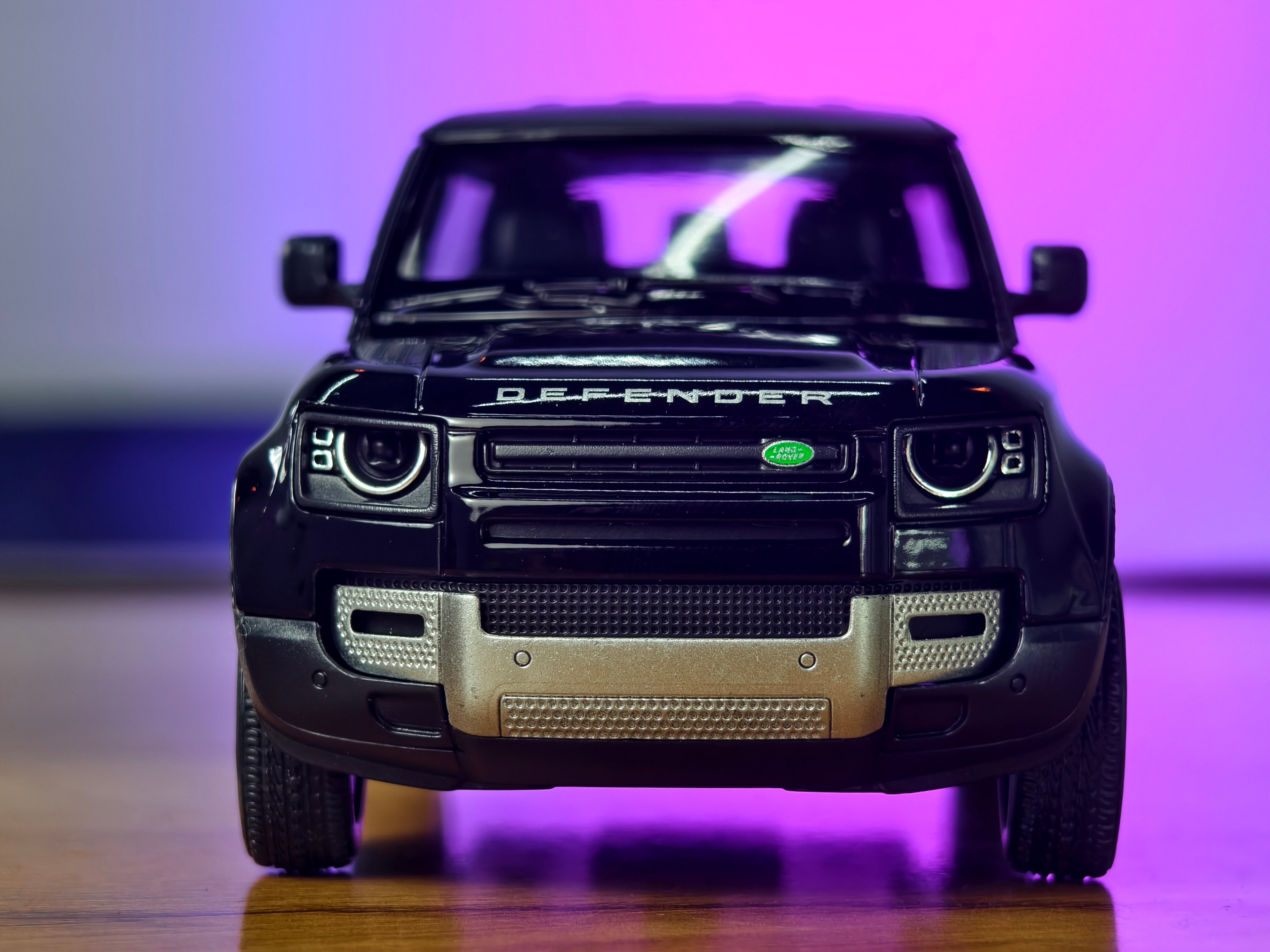 Kinsmart Official Licensed Land Rover Defender 90 – 1:36 Scale Off-Road Diecast