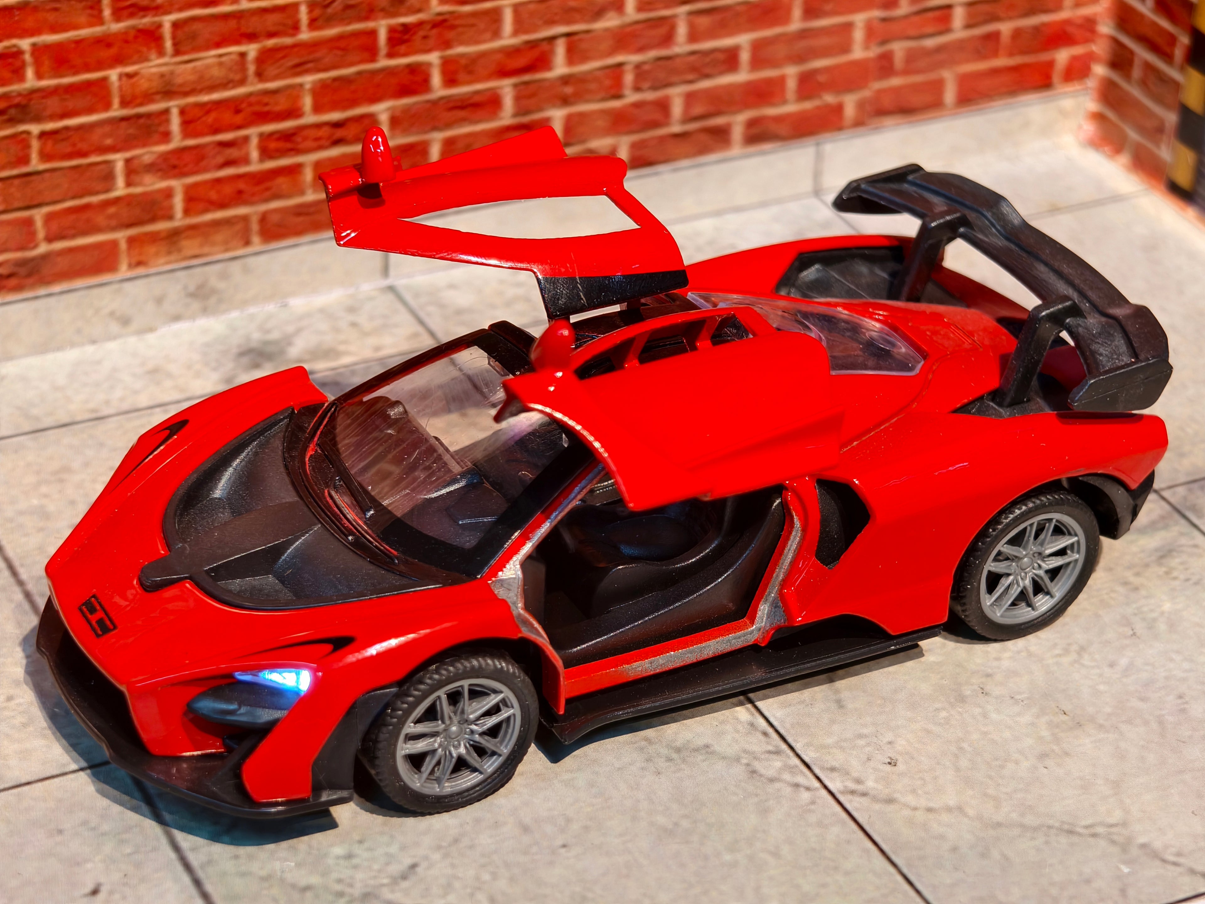 McLaren Senna 1:36 Scale with light and sound