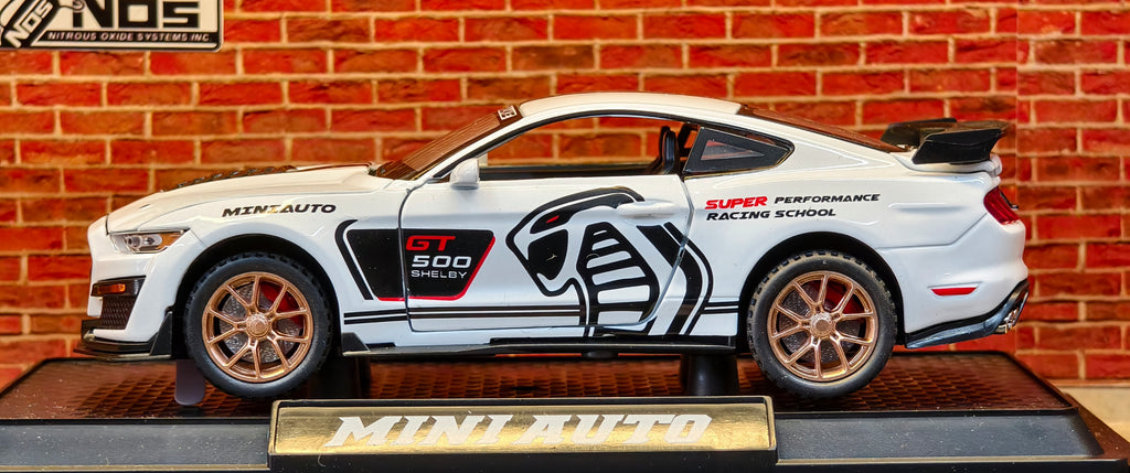 Shelby GT500 Super Snake Edition – 1:32 Scale Diecast Model with Light & Sound