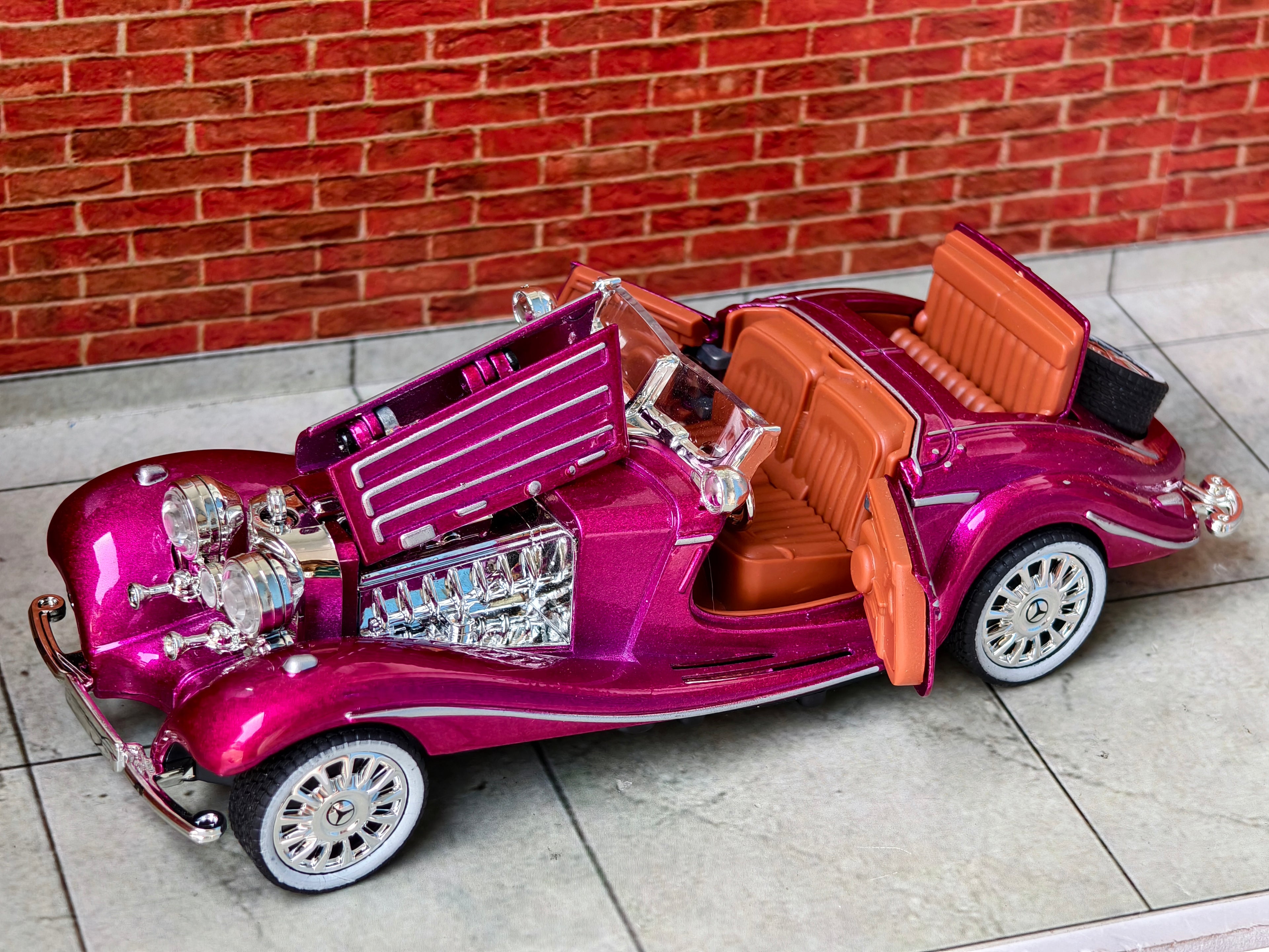 Mercedes-Benz 500K Special Roadster from the 1930s 1:32 Scale