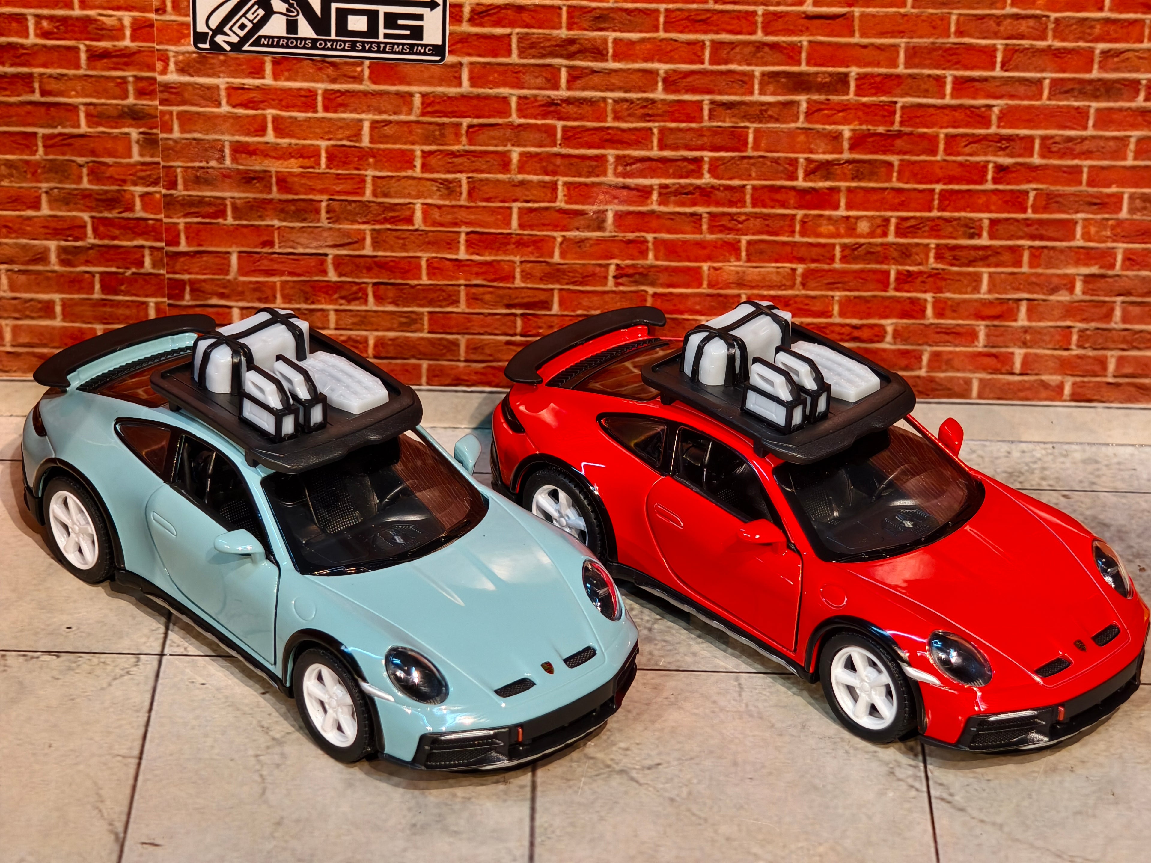 Kinsmart Official Licensed PORSCHE 911 RALLYE with Roof Rack 1:36 Scale