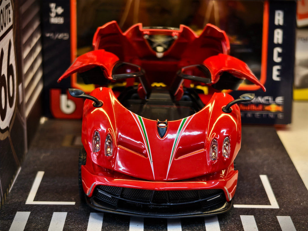 Pagani Huayra Roadster BC 1:32 Scale