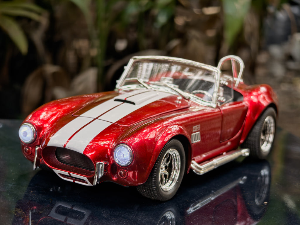 1965 Shelby Cobra 427 S/C 1:24 Scale Premium Detailing
