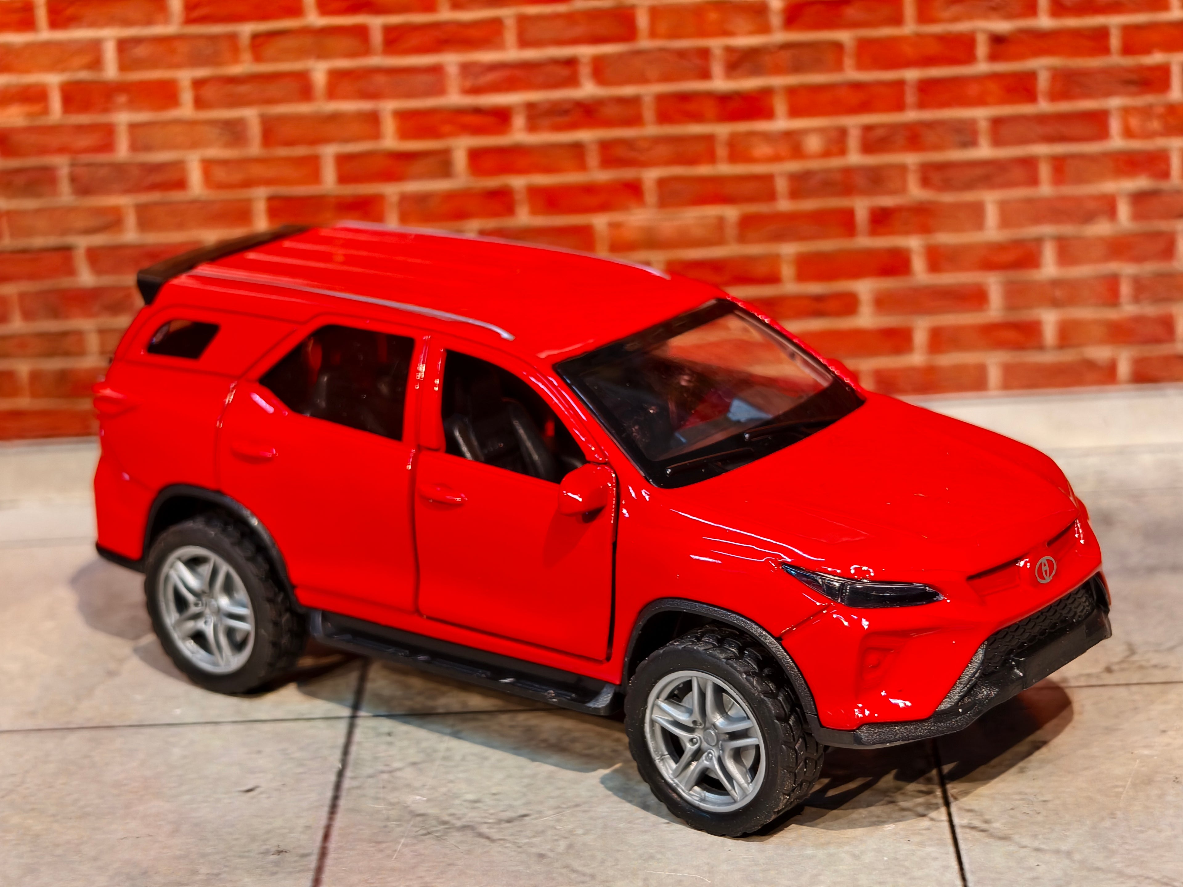 Fortuner 1:36 Scale 3 Door Openable with Light & Sound