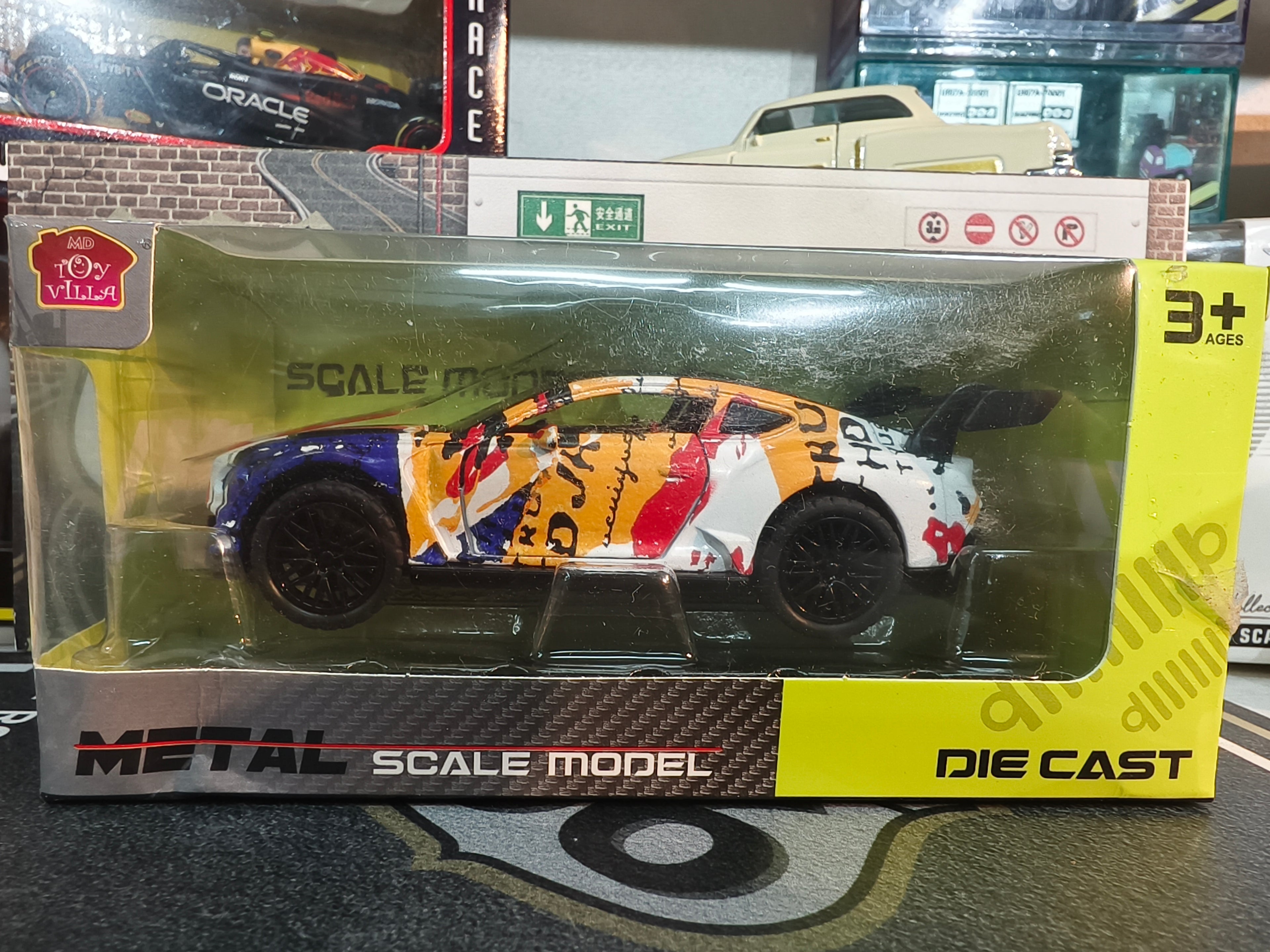 Graffiti Edition Diecast Car 1:36 Scale Box Piece with Light & Sound Simulation