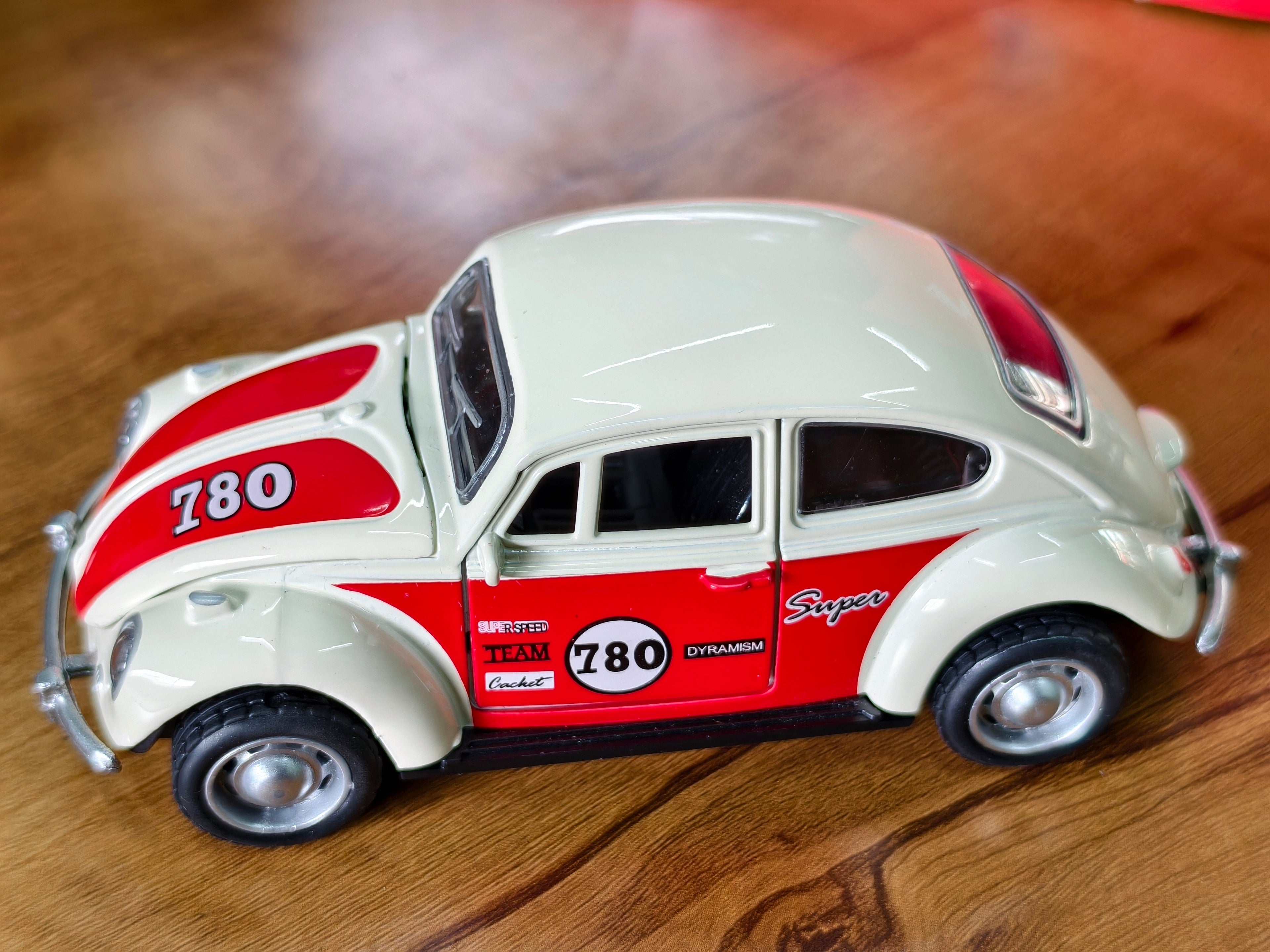 Beetle 1:32 Scale Rally Edition Box piece