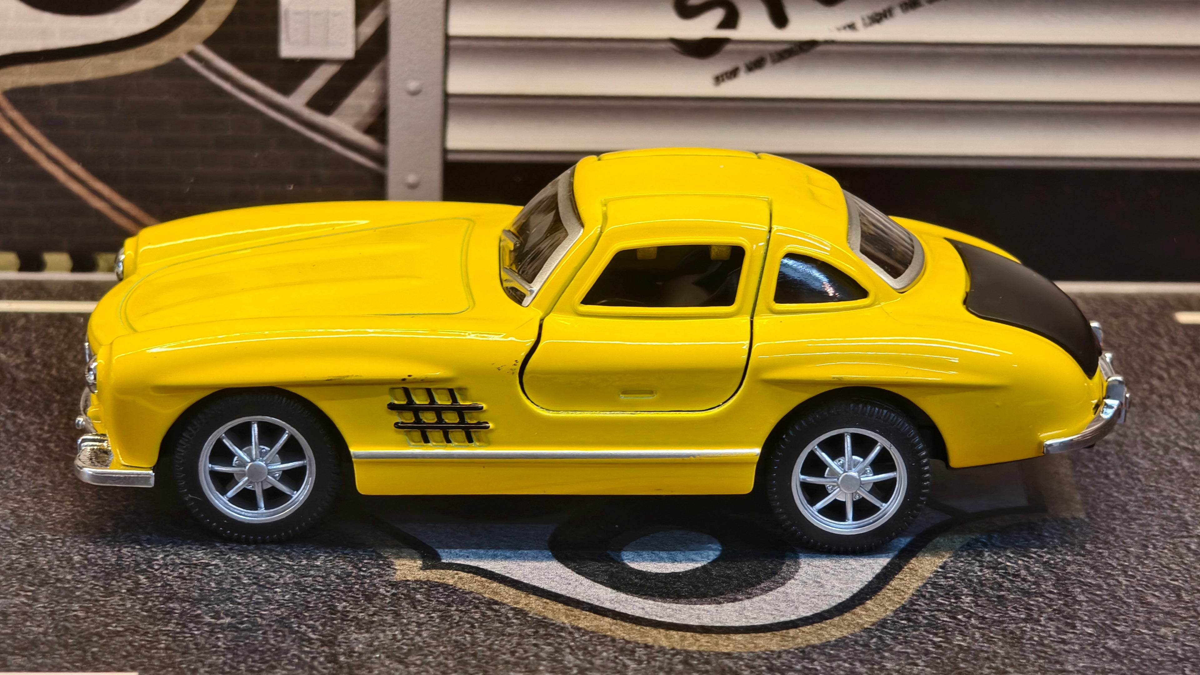 Mercedes Gullwing SL 300 1:36 Scale