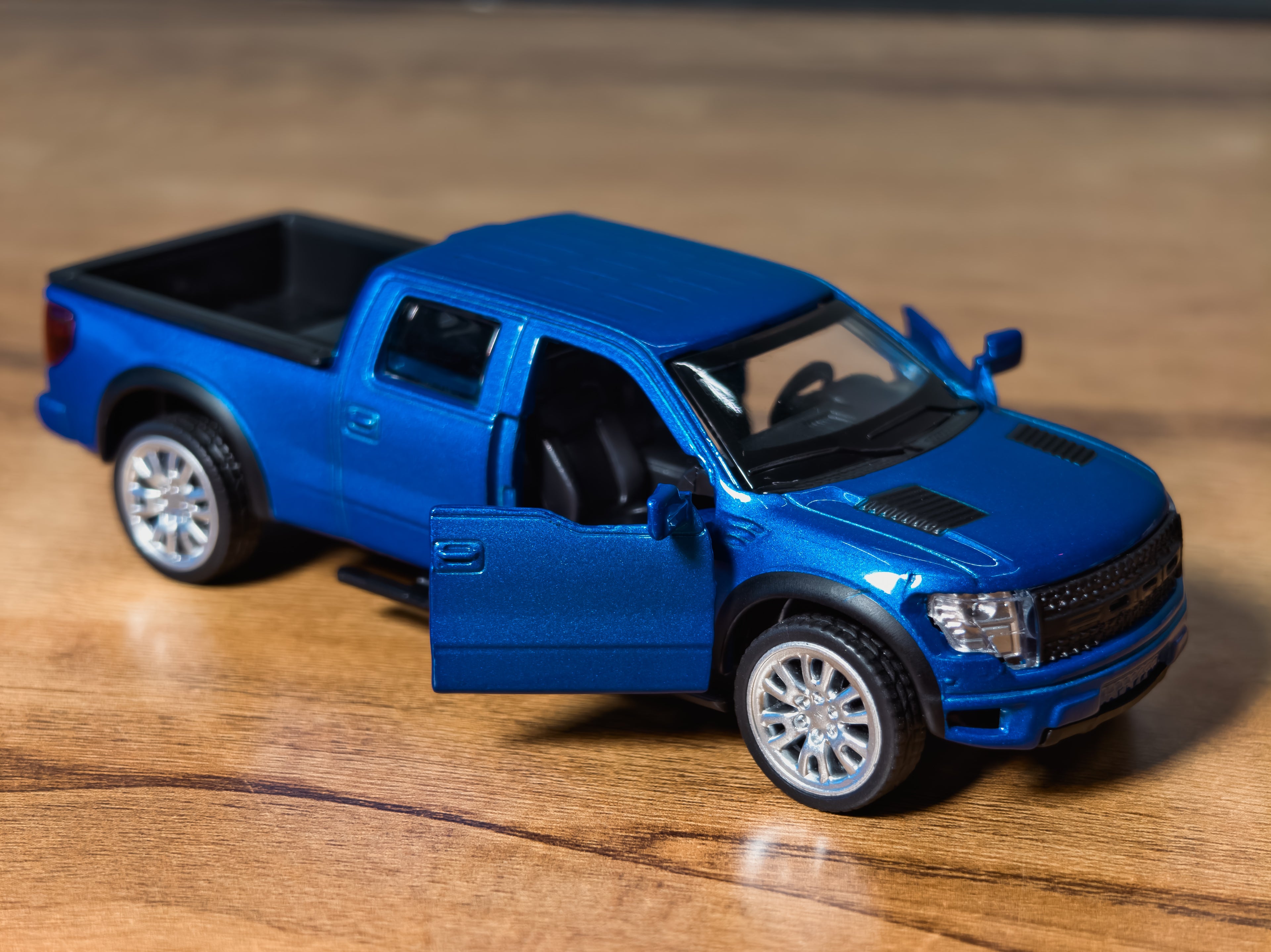 MSZ Official Licensed Ford F-150 SVT Raptor 1:52 Scale