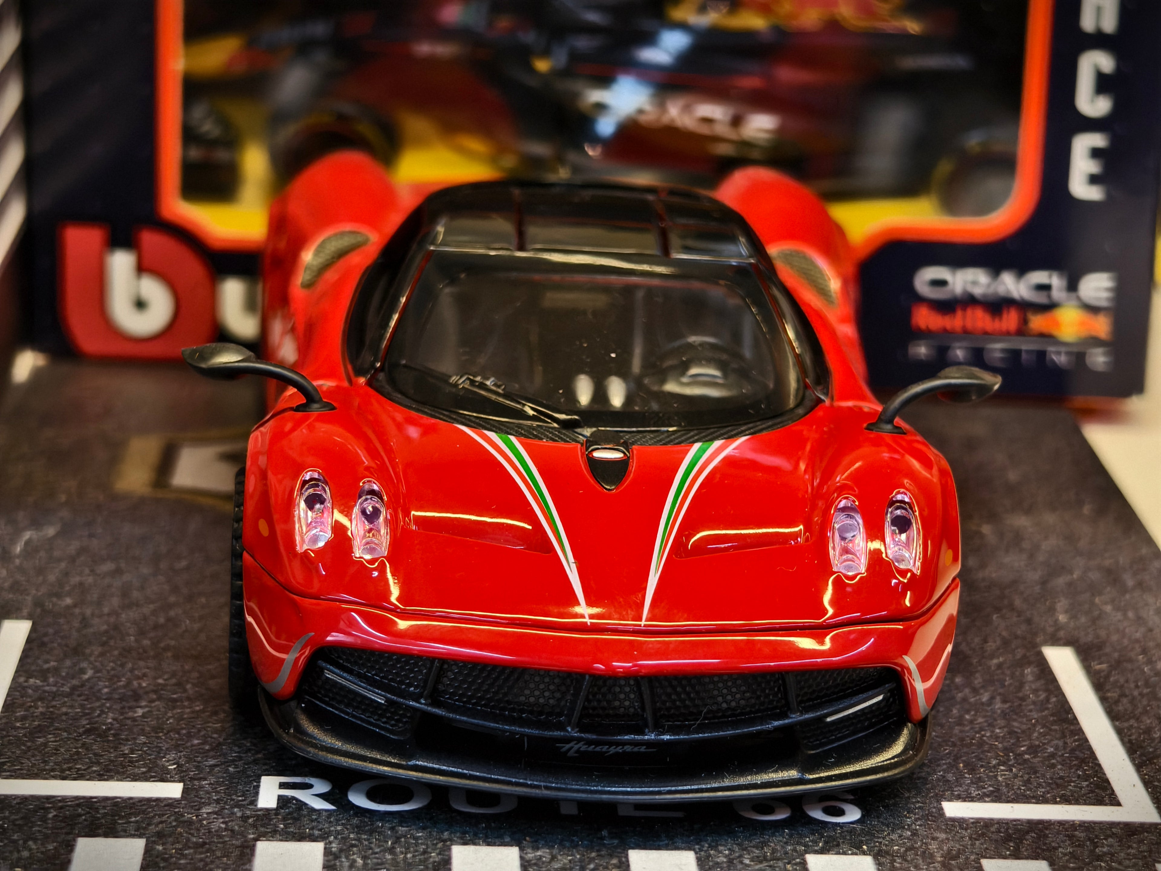 Pagani Huayra Roadster BC 1:32 Scale