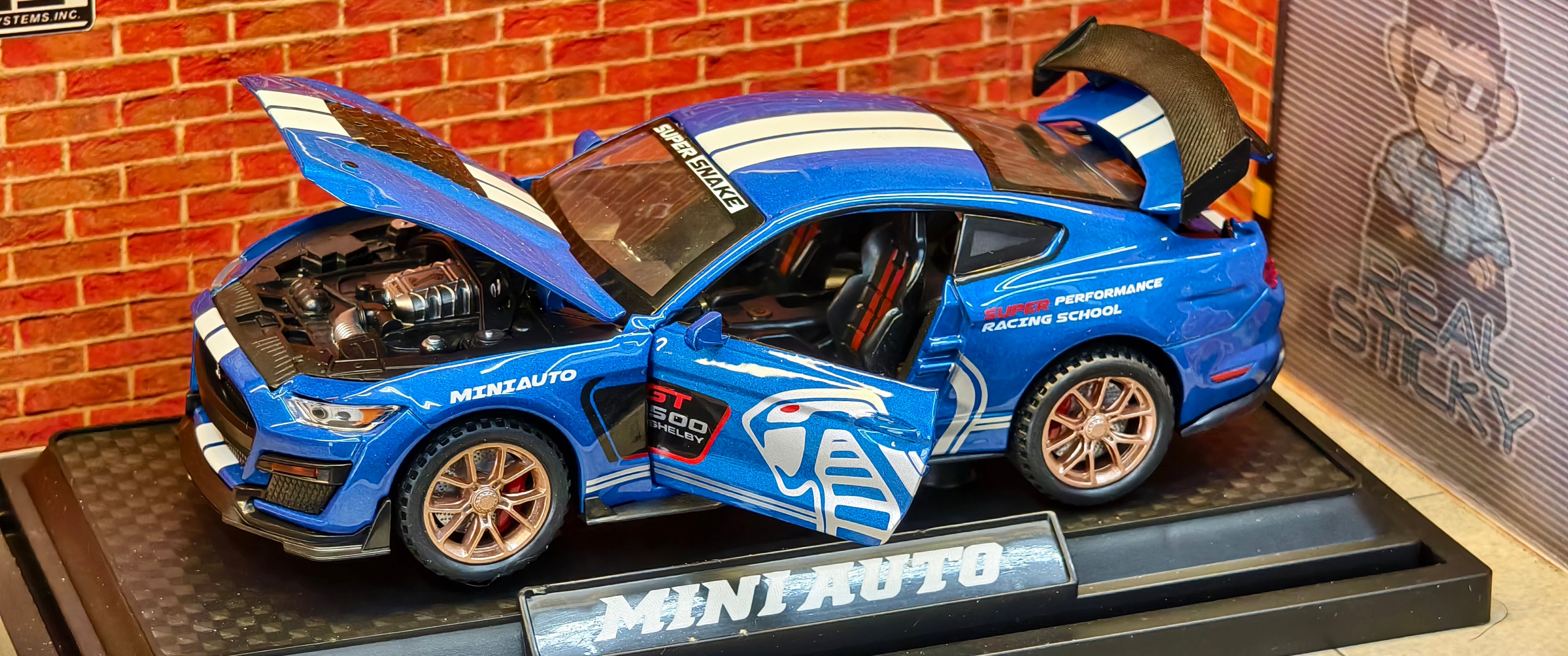 Shelby GT500 Super Snake Edition – 1:32 Scale Diecast Model with Light & Sound