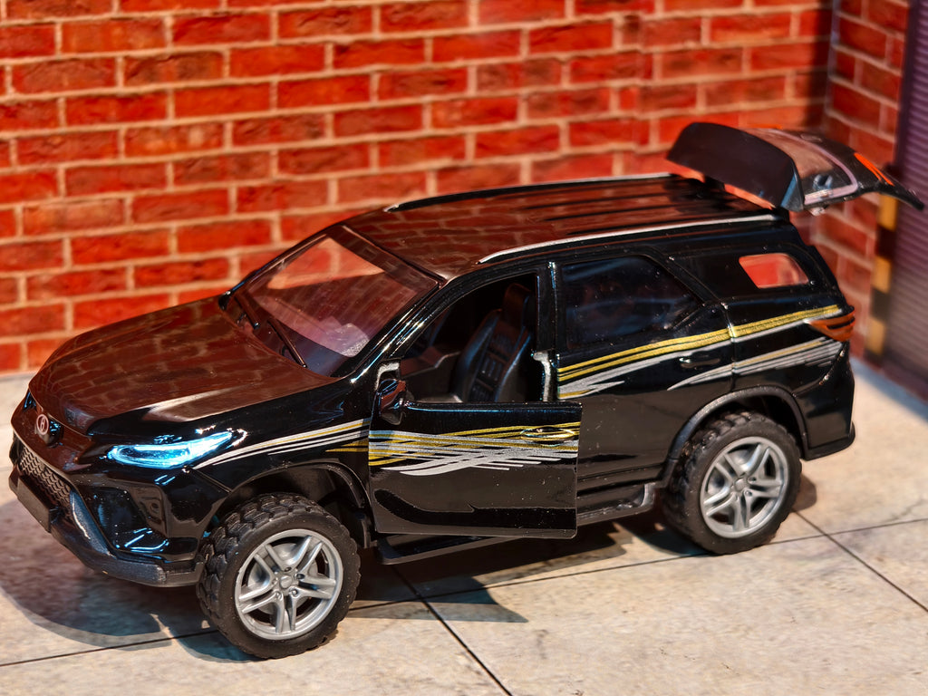 Fortuner 1:36 Scale 3 Door Openable with Light & Sound