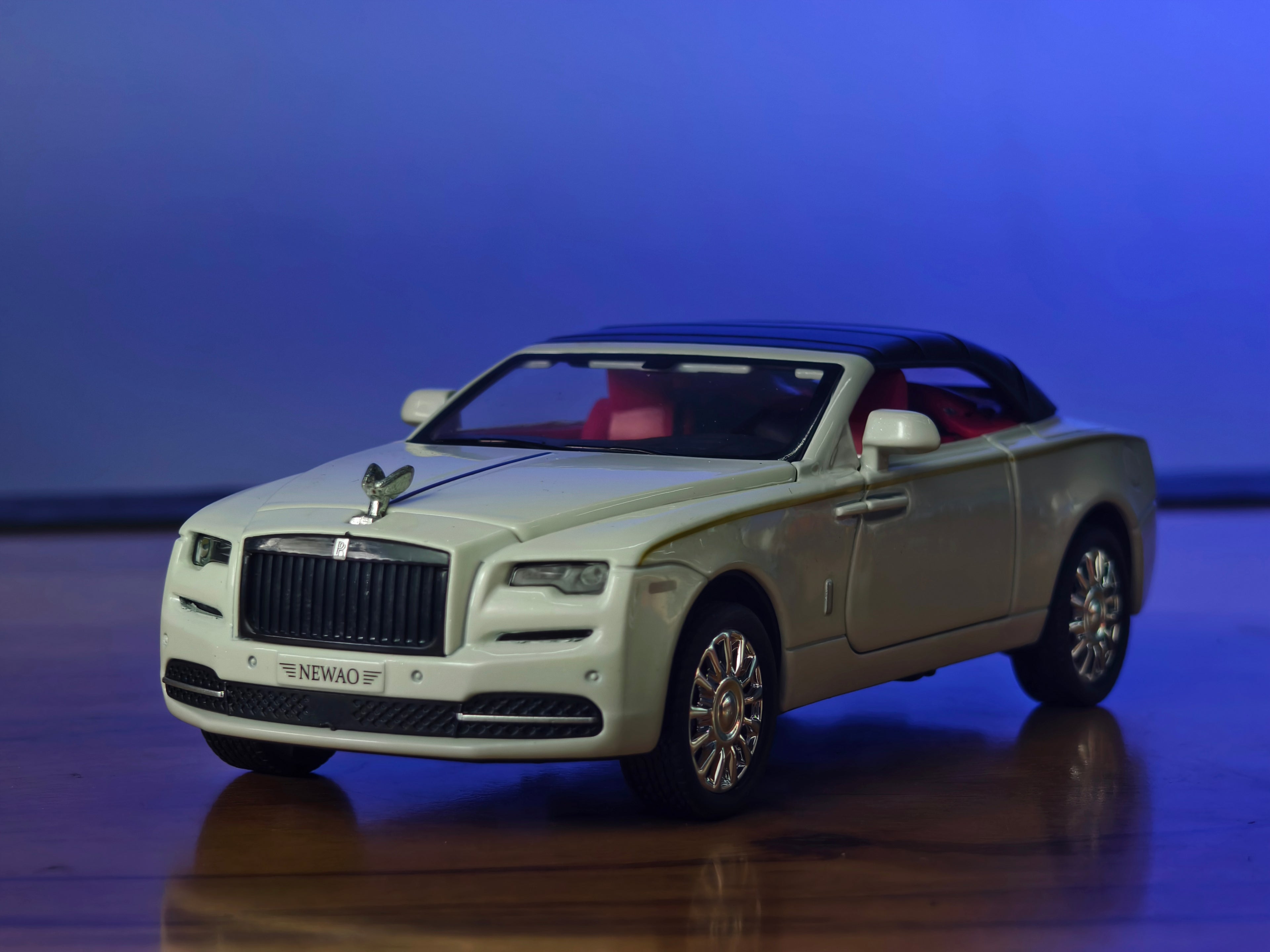 Rolls-Royce Dawn Convertible Black  1:32 Scale