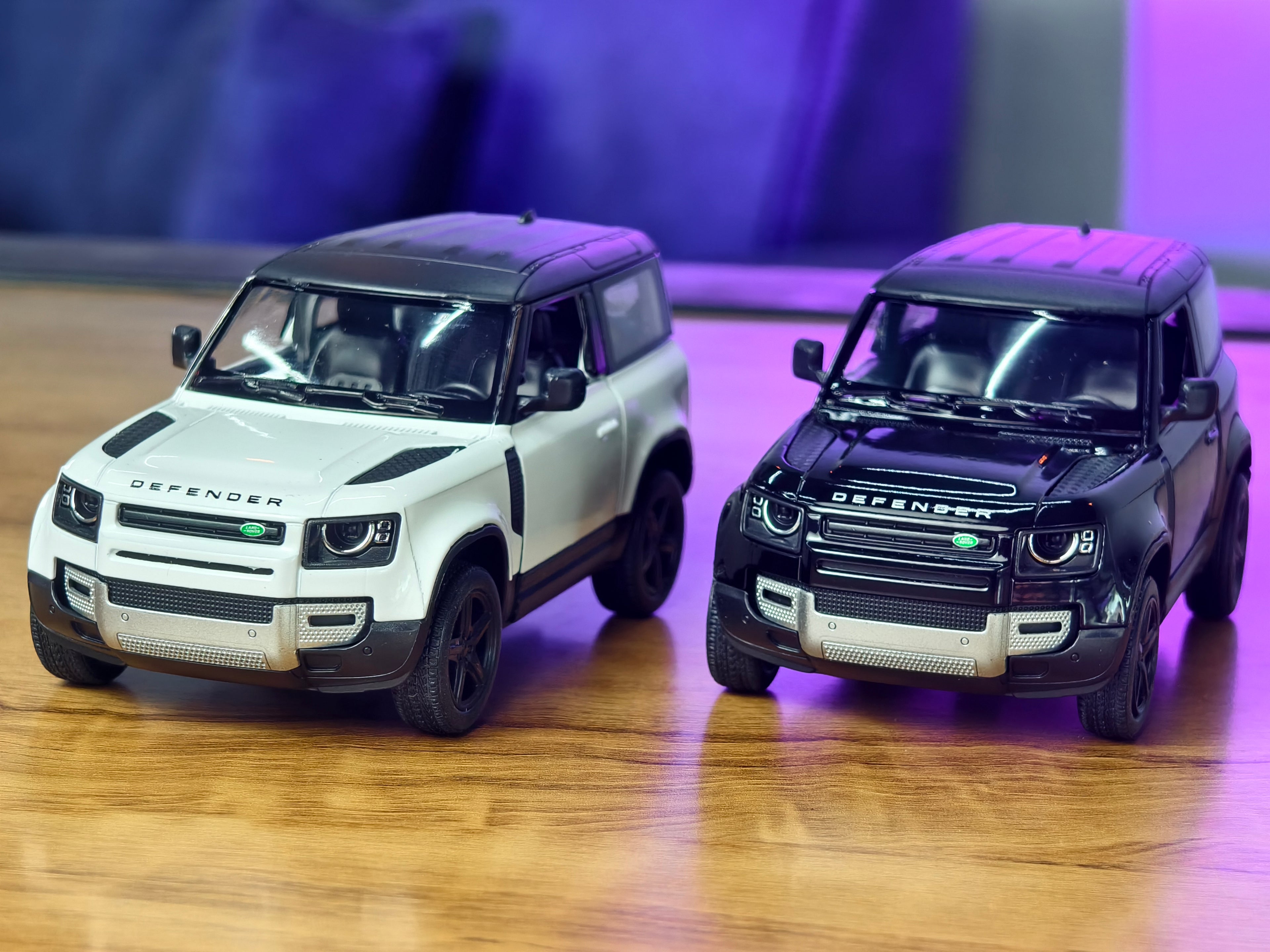 Kinsmart Official Licensed Land Rover Defender 90 – 1:36 Scale Off-Road Diecast