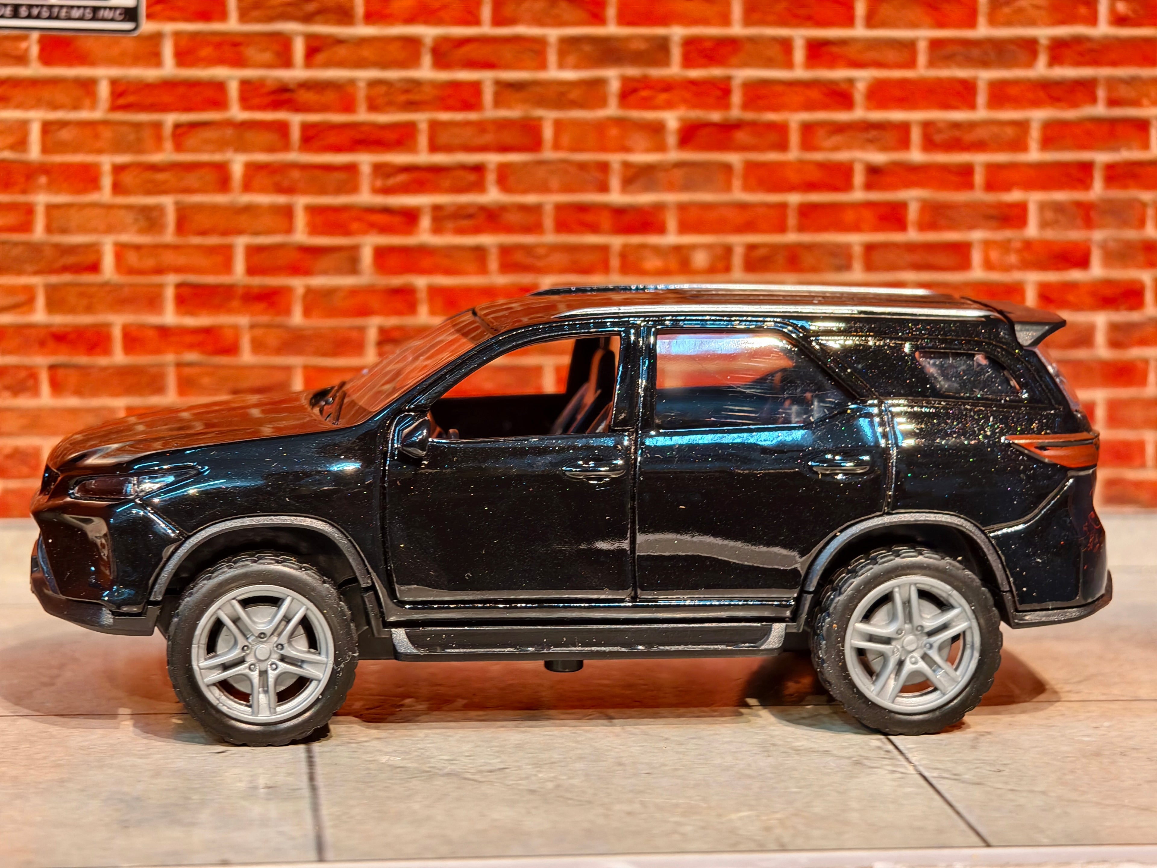 Fortuner 1:36 Scale 3 Door Openable with Light & Sound