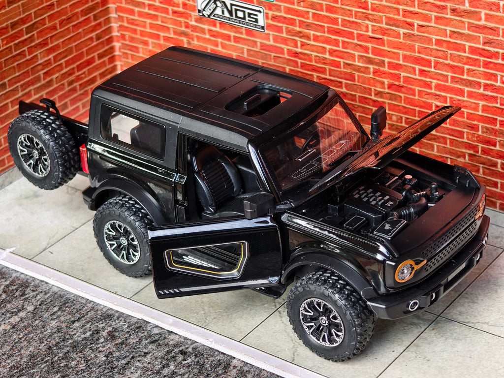 Ford Bronco 1:24 Scale Premium Detailing