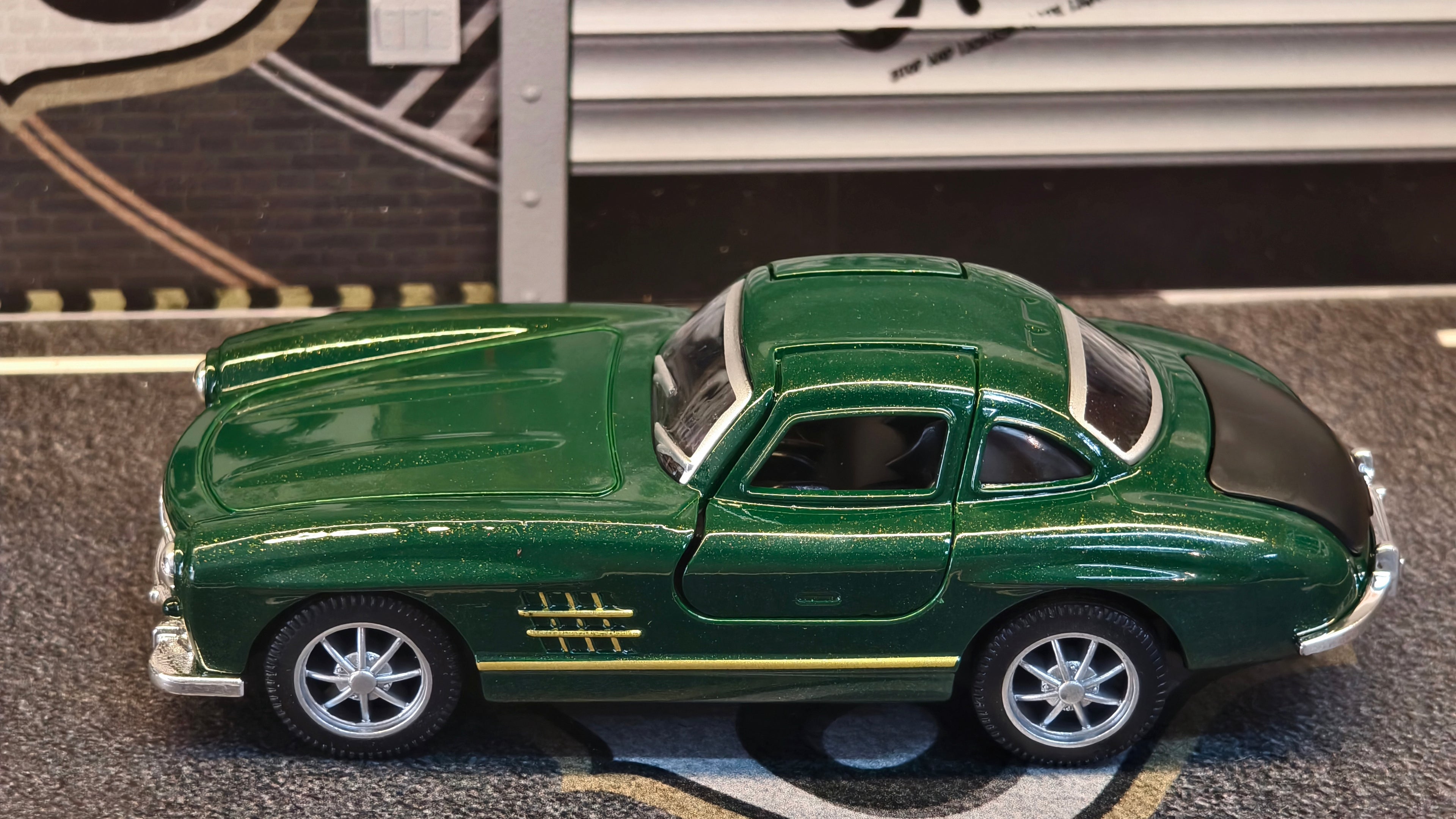 Mercedes Gullwing SL 300 1:36 Scale