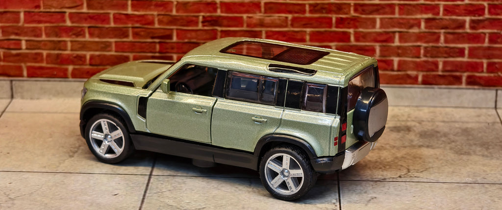 Land Rover Defender 110 1:43 Scale