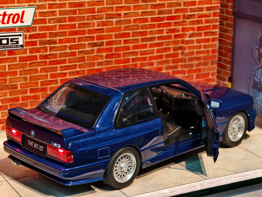 BMW E 30 Stock 1:24 Scale Premium Detailing
