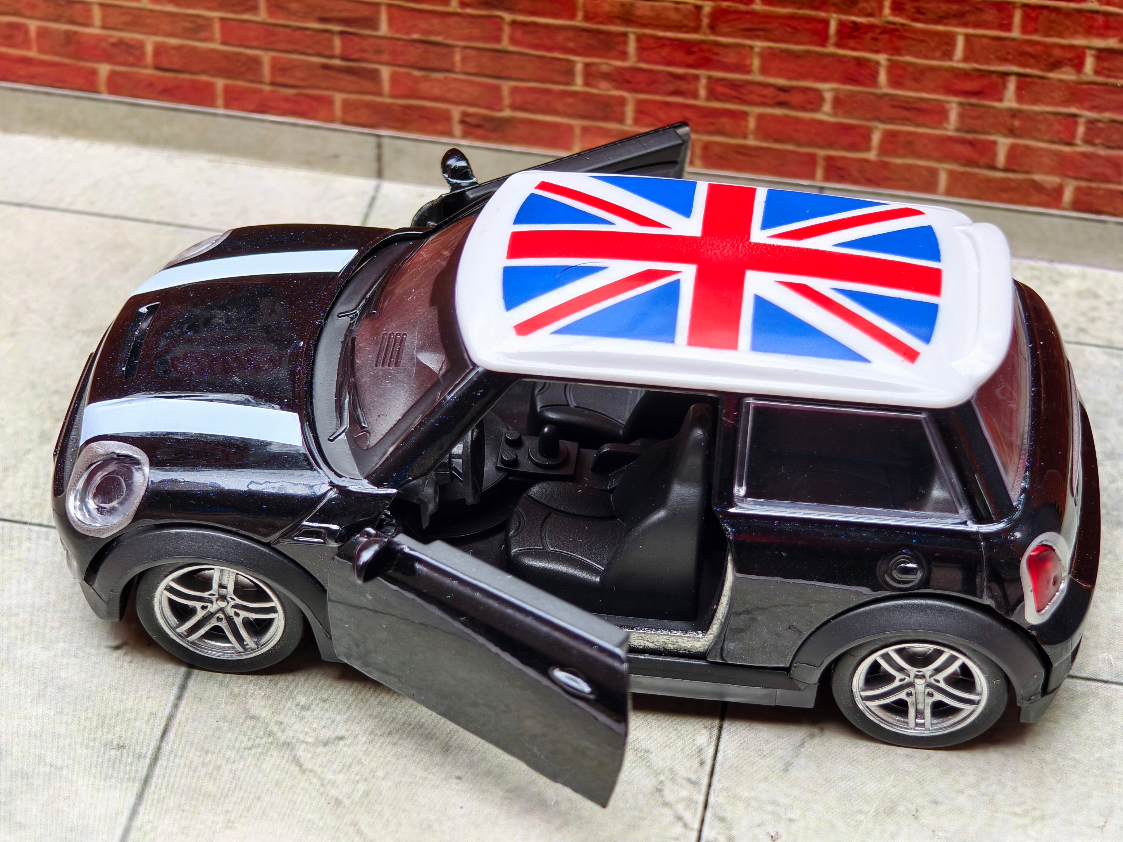 Mini Cooper S 1:32 Scale