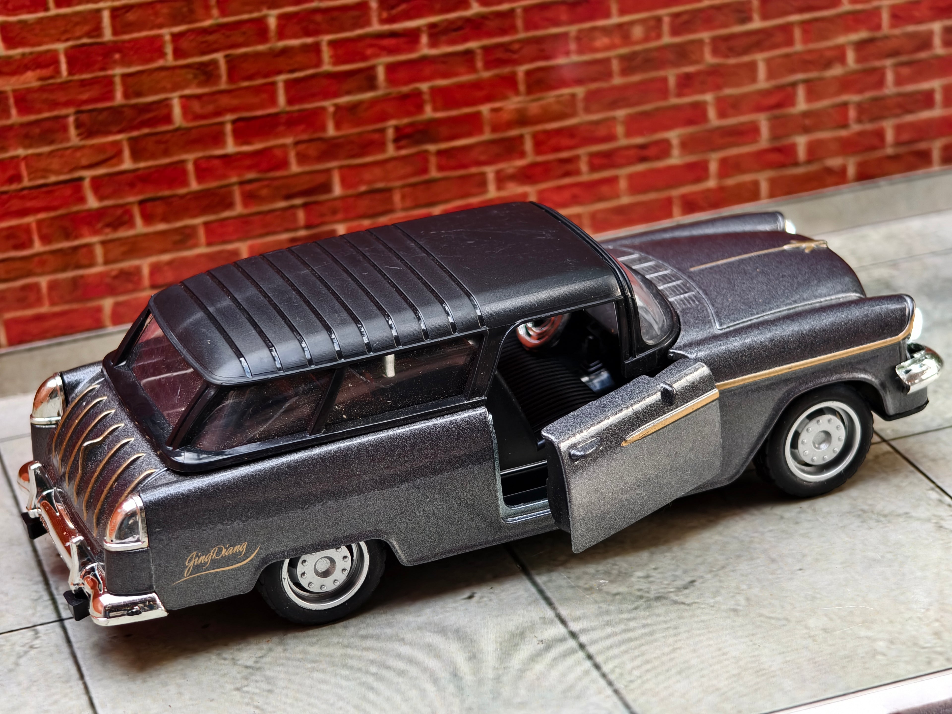 CHEVROLET BEL AIR WAGON MODEL 1:32 Scale Box Piece