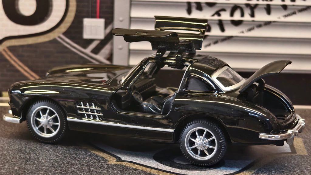 Mercedes Gullwing SL 300 1:36 Scale