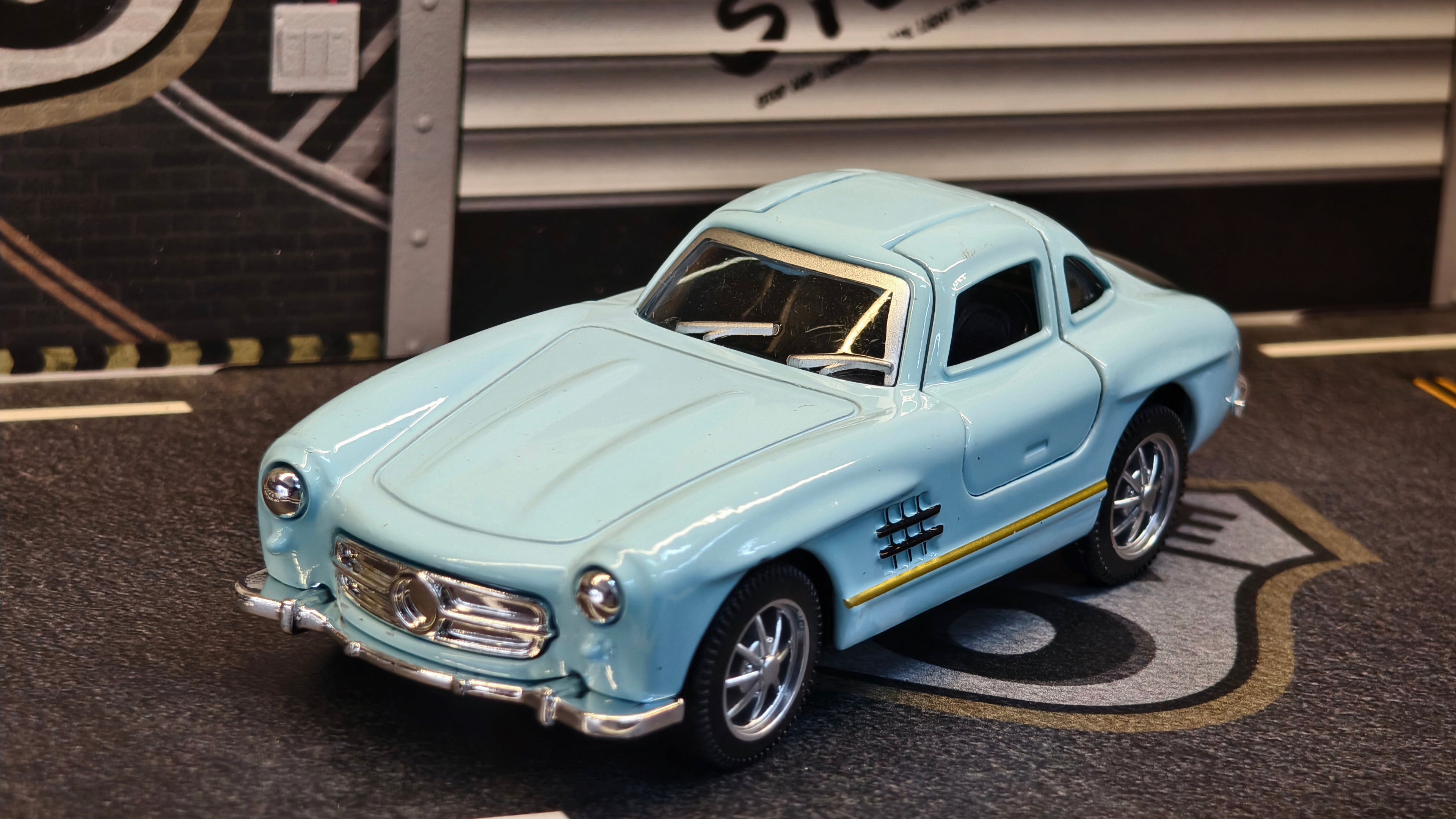 Mercedes Gullwing SL 300 1:36 Scale
