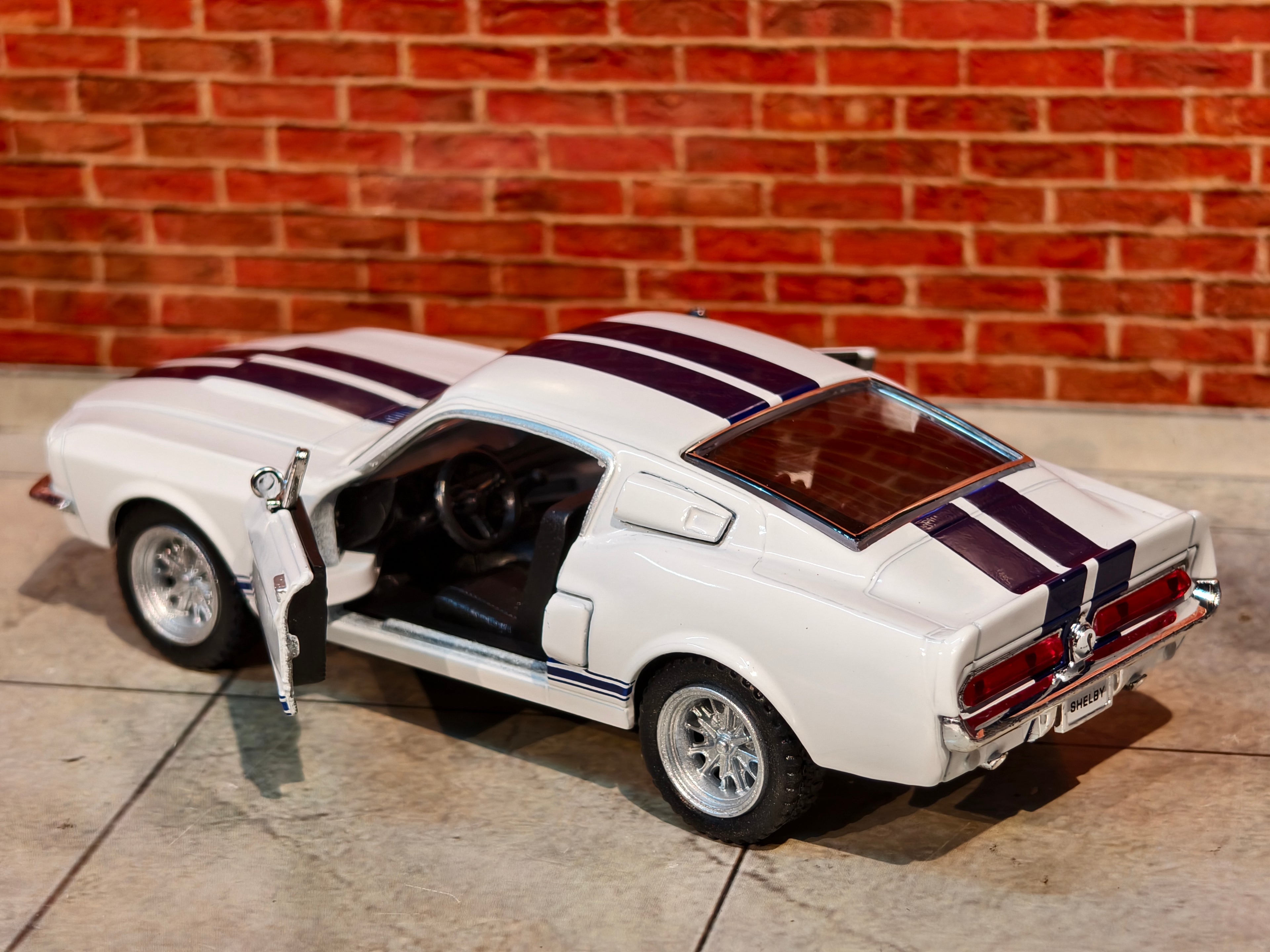 Kinsmart Official Licensed 1967 Shelby GT-500 1:38 Scale