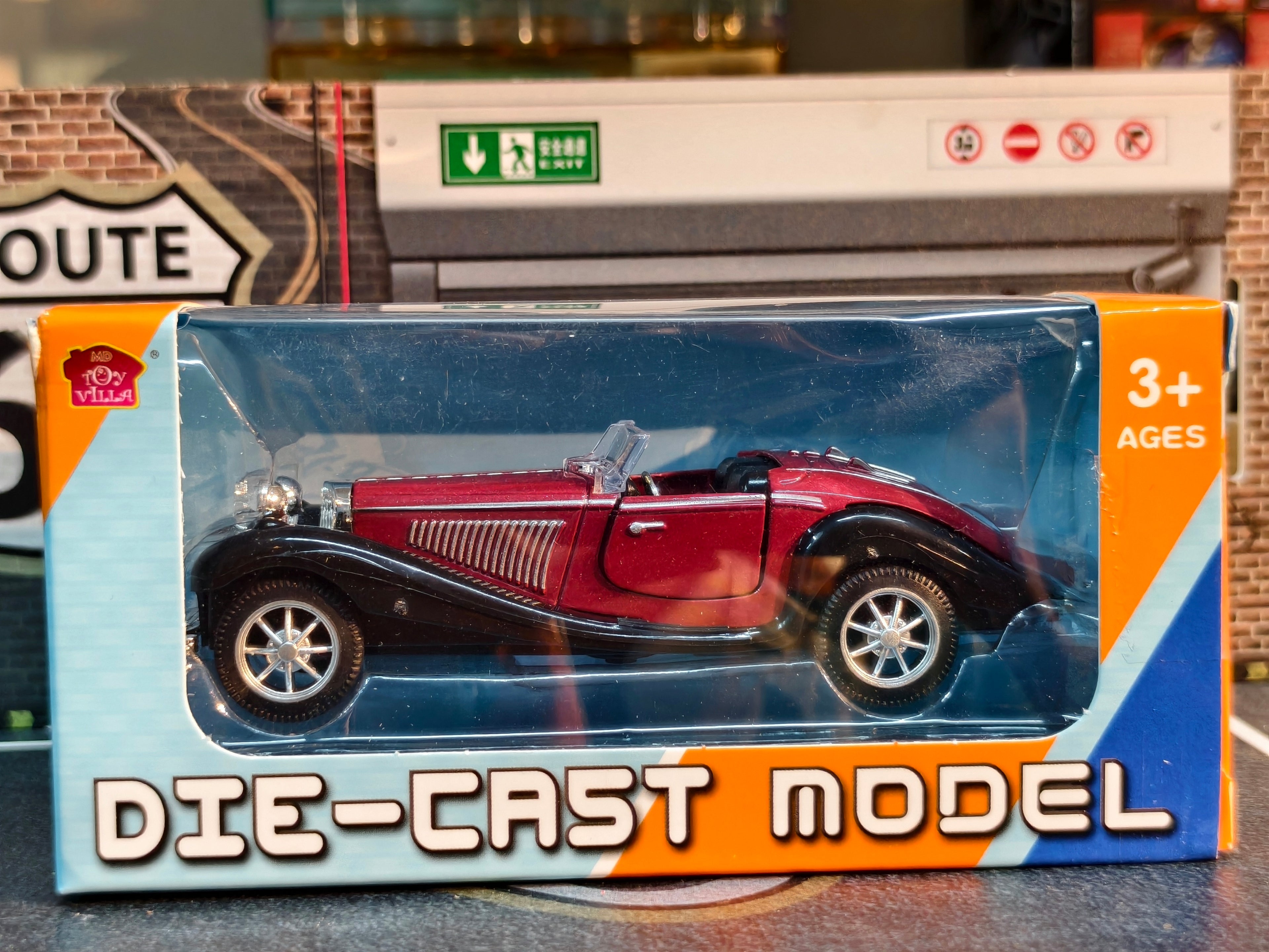 VINTAGE 1:36 SCALE OPEN ROOF BOX PIECE