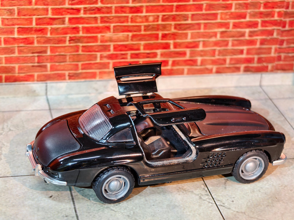 Mercedes Gullwing SL 300 1:36 Scale Premium Detailing
