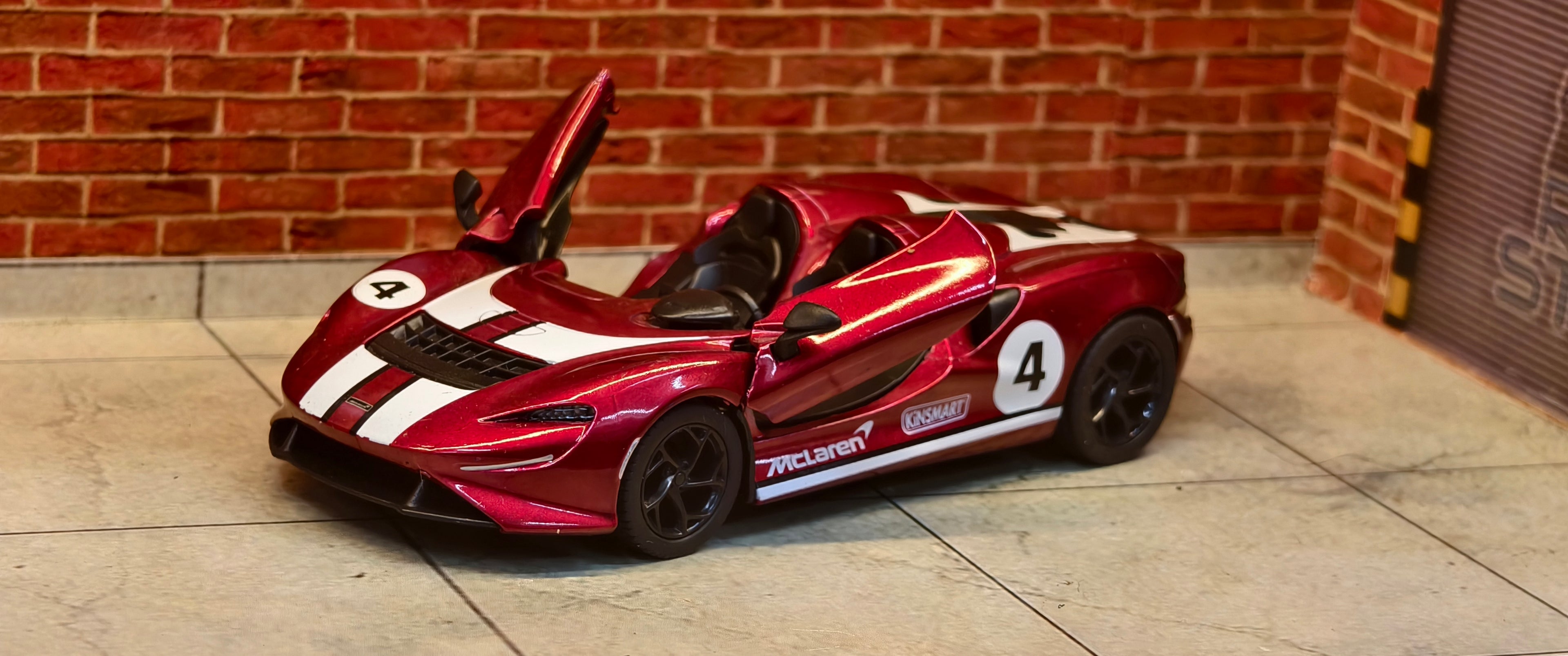 McLaren Elva Livery Edition 1:36 Scale Official Licensed by Kinsmart
