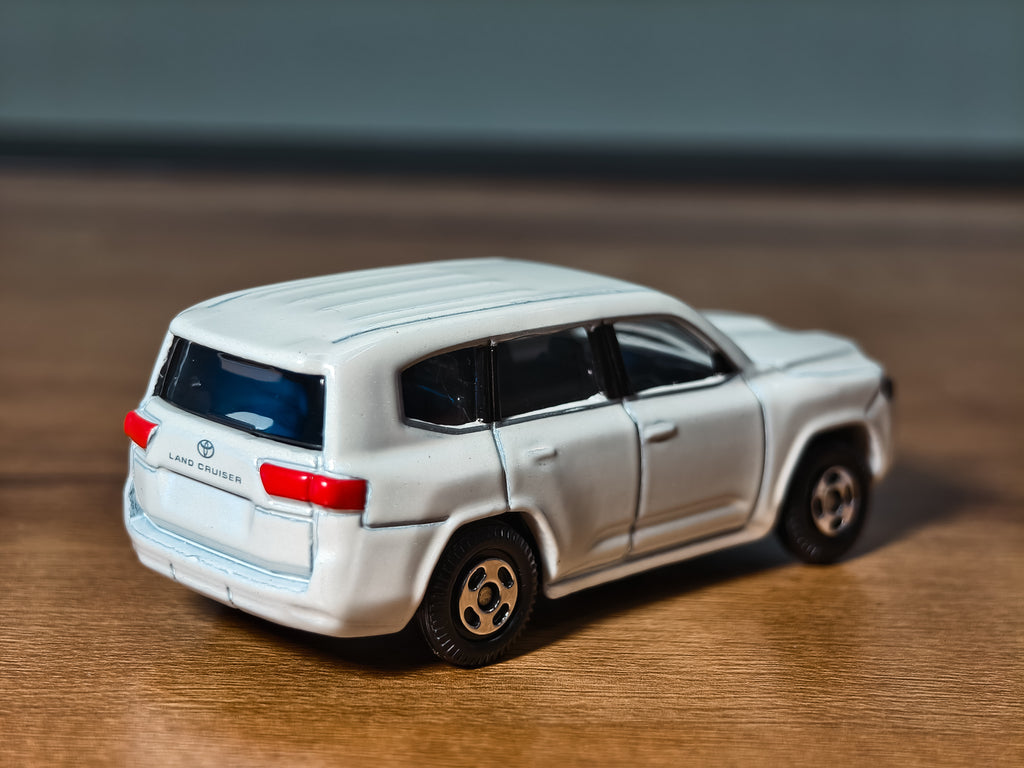 Takara Tomy Official Licensed Toyota Land Cruiser 1:66 Scale