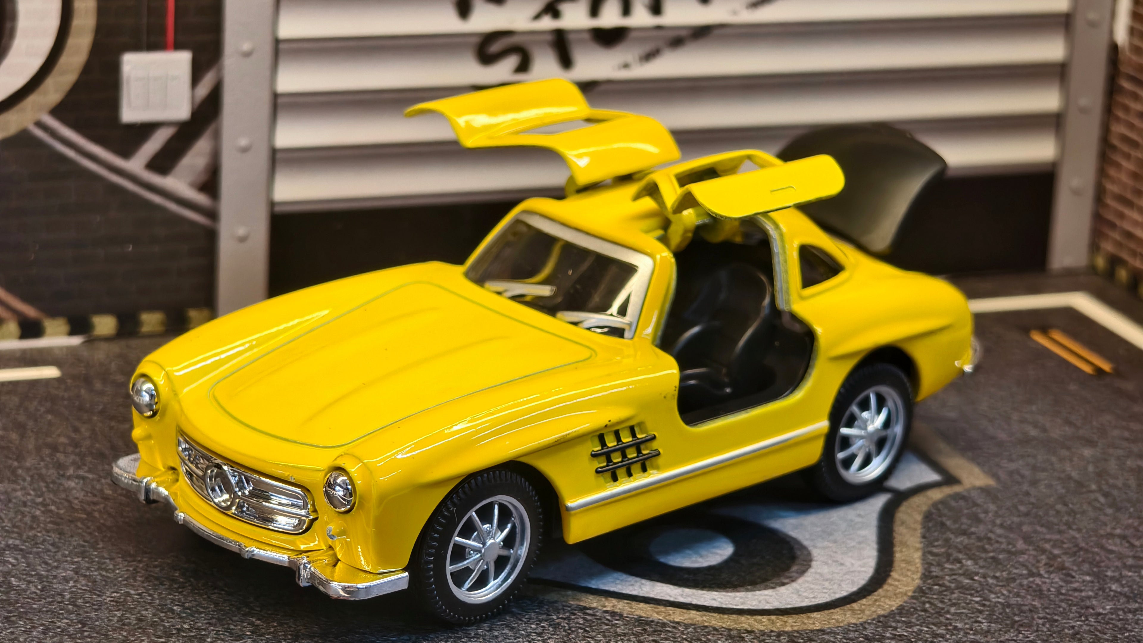 Mercedes Gullwing SL 300 1:36 Scale
